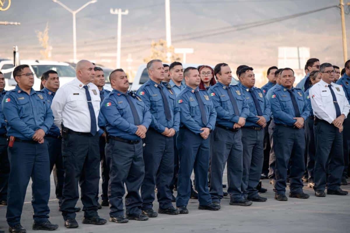 Javier D&iacute;az reconoce labor del Cuerpo de Bomberos en Saltillo