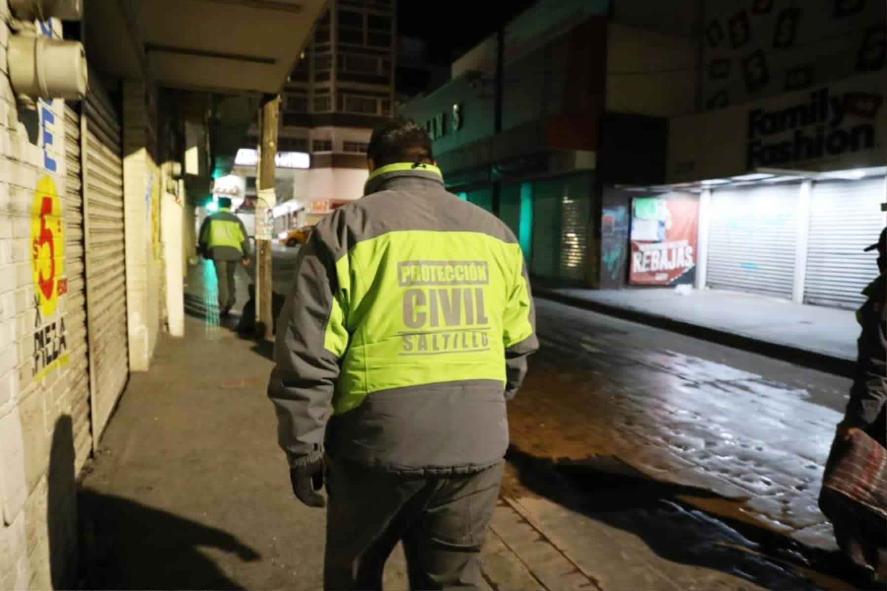 Frente fr&iacute;o 27: Saltillo se prepara con refugios temporales