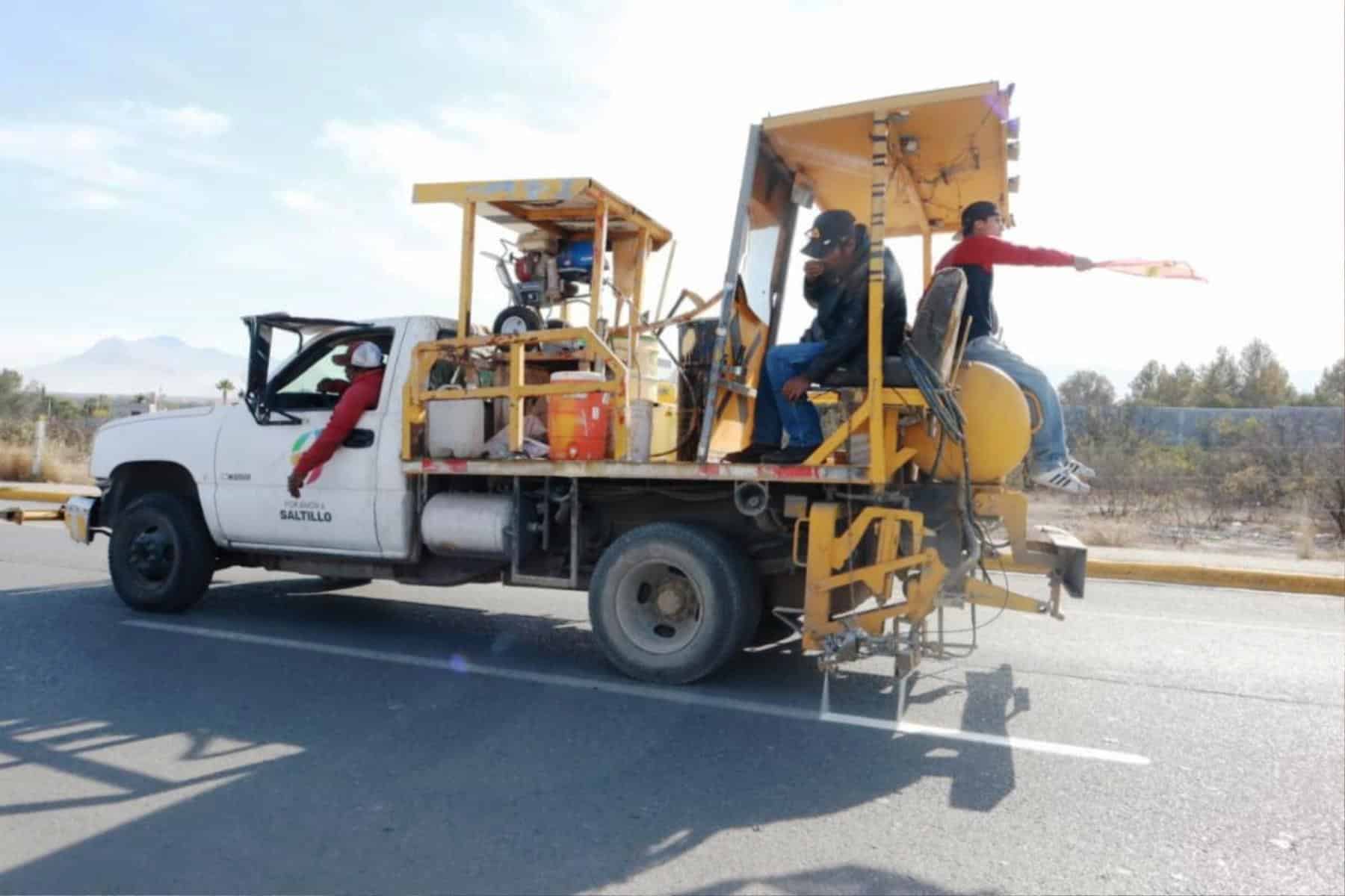 Acciones de mejora vial implementadas en Saltillo por brigadas de Aqu&iacute; Andamos