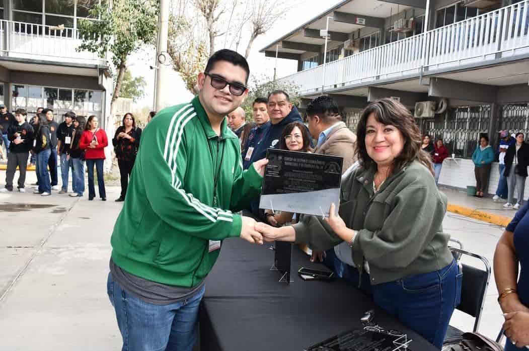Cbtis 54 de Ciudad Acu&ntilde;a avanza a competencia nacional tras logros destacados