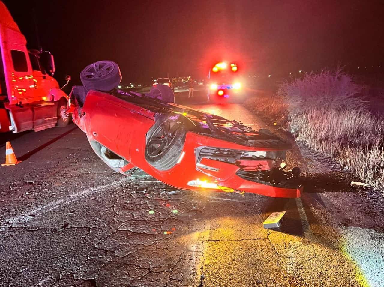 Volcadura en Carretera 57: Ricardo Leonel de Luna es atendido por cuerpos de auxilio