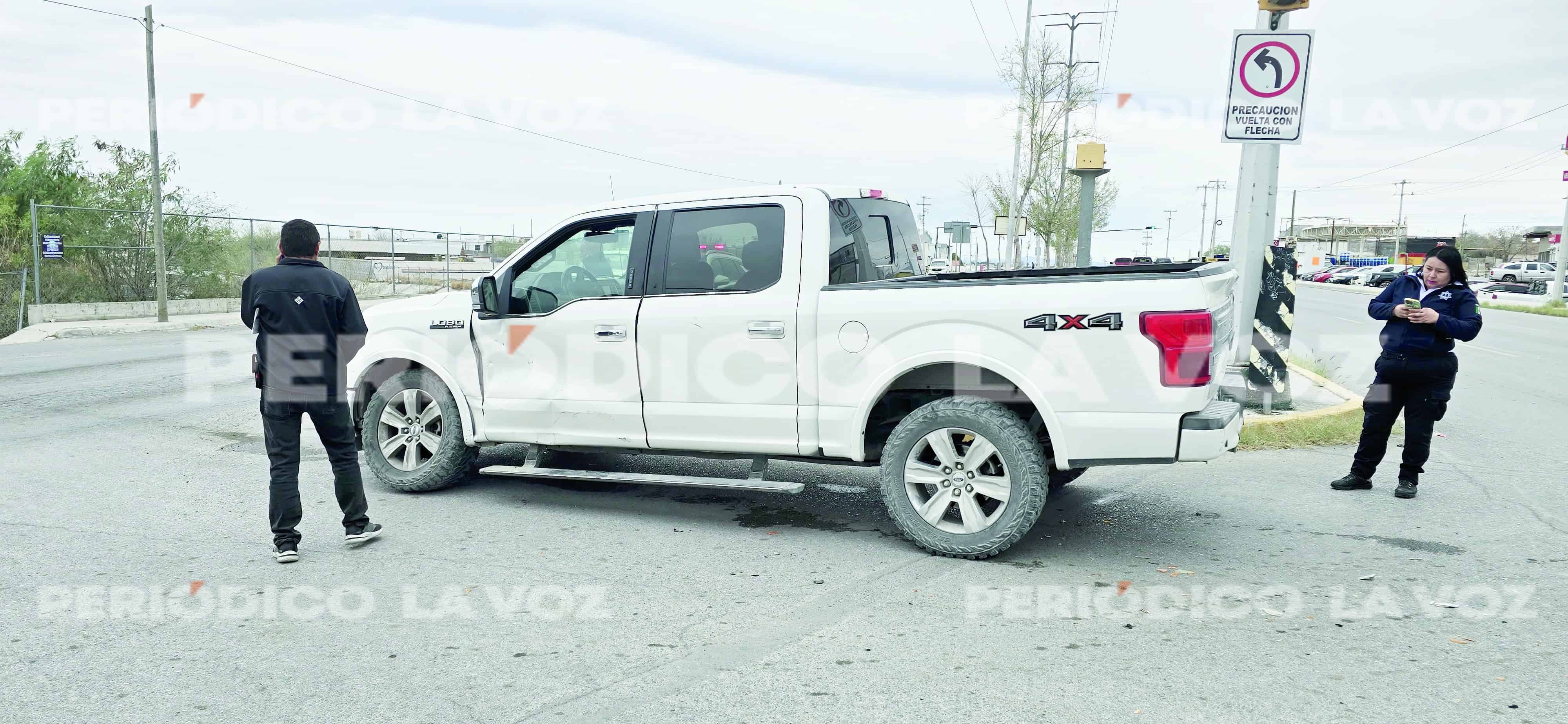 Monclova: fuerte accidente vial por sem&aacute;foro en rojo