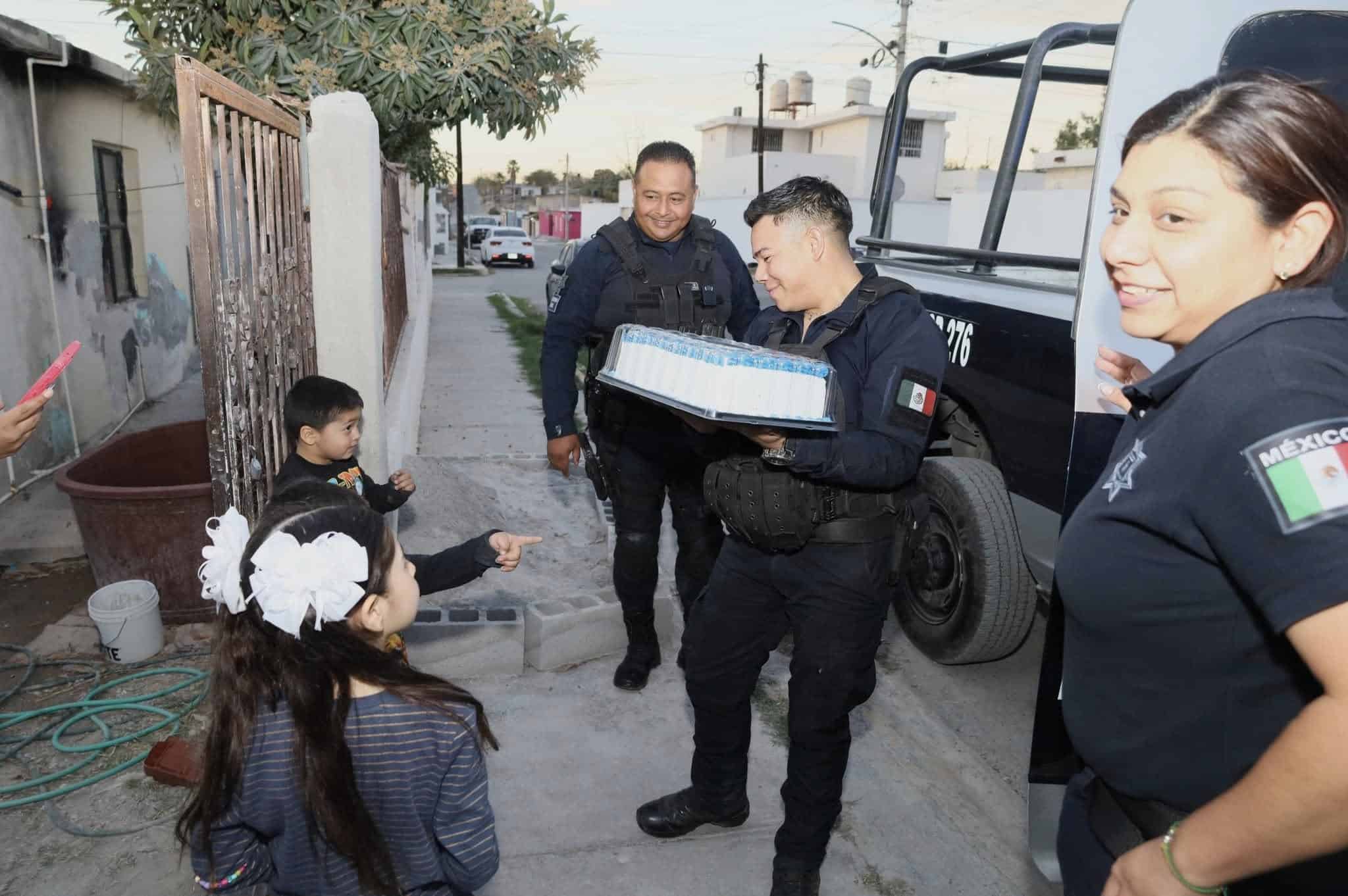 Polic&iacute;a de Proximidad sorprende a ni&ntilde;o en su cumplea&ntilde;os