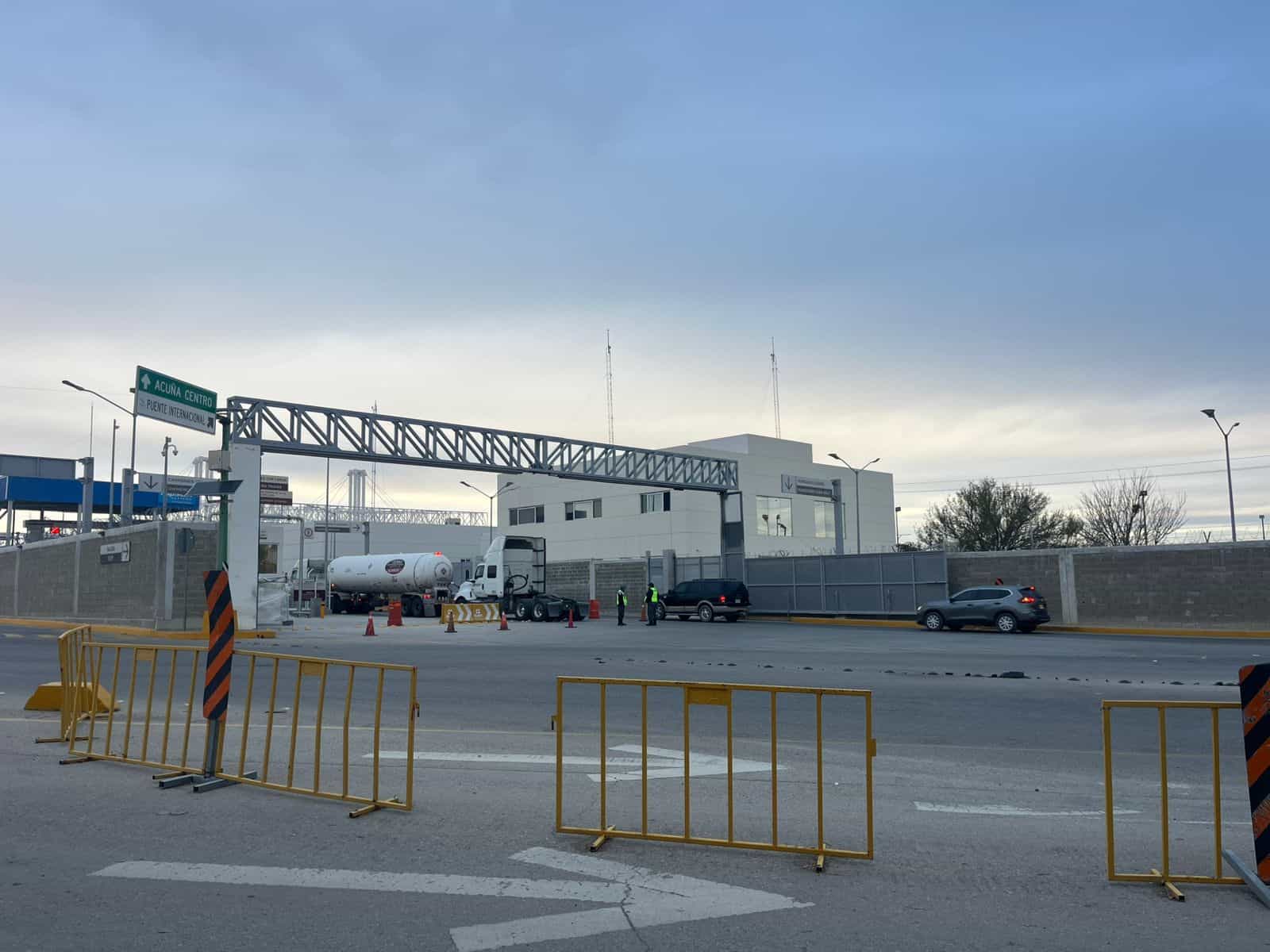Reinstalan m&oacute;dulo de seguridad en el Puente Internacional de Ciudad Acu&ntilde;a