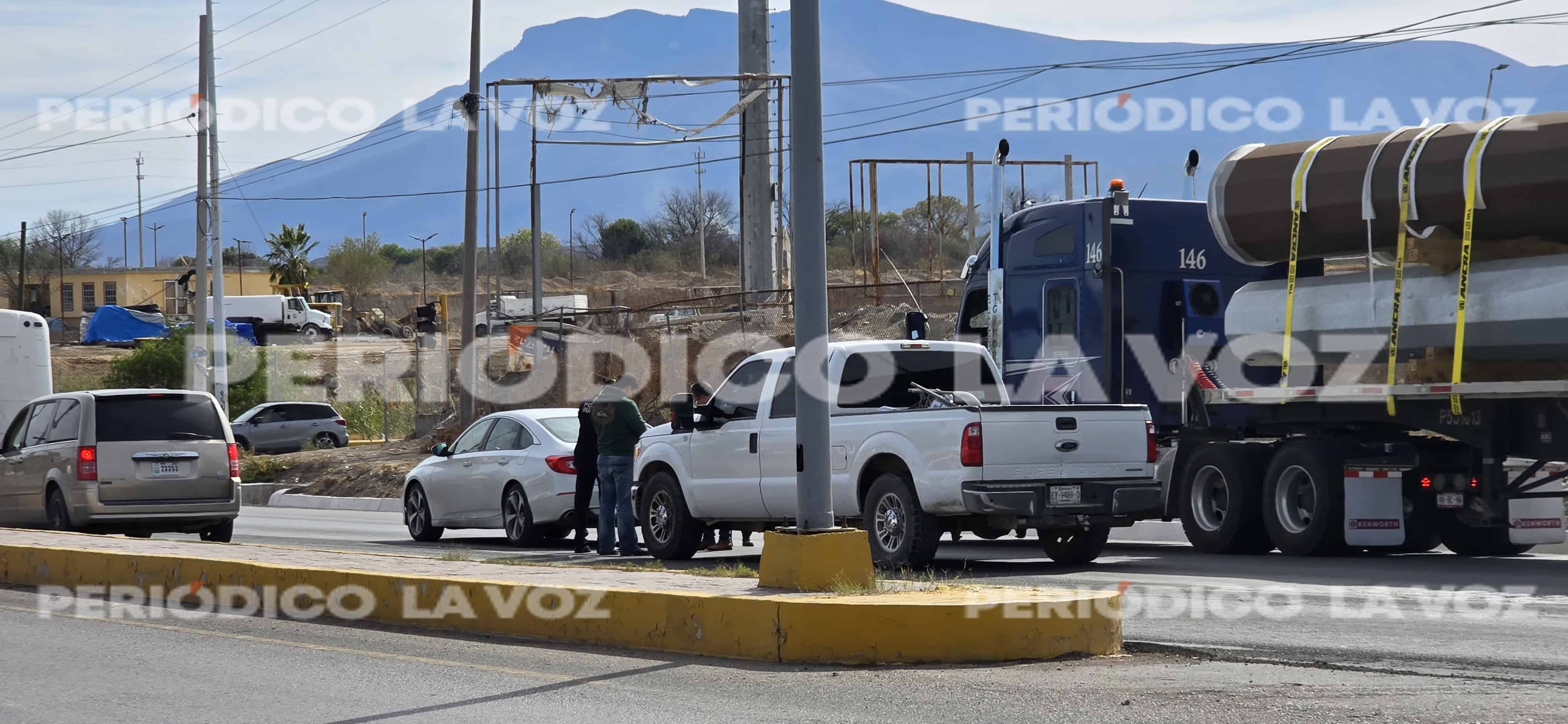 Accidente en Monclova: camioneta Ford impacta a Honda Accord