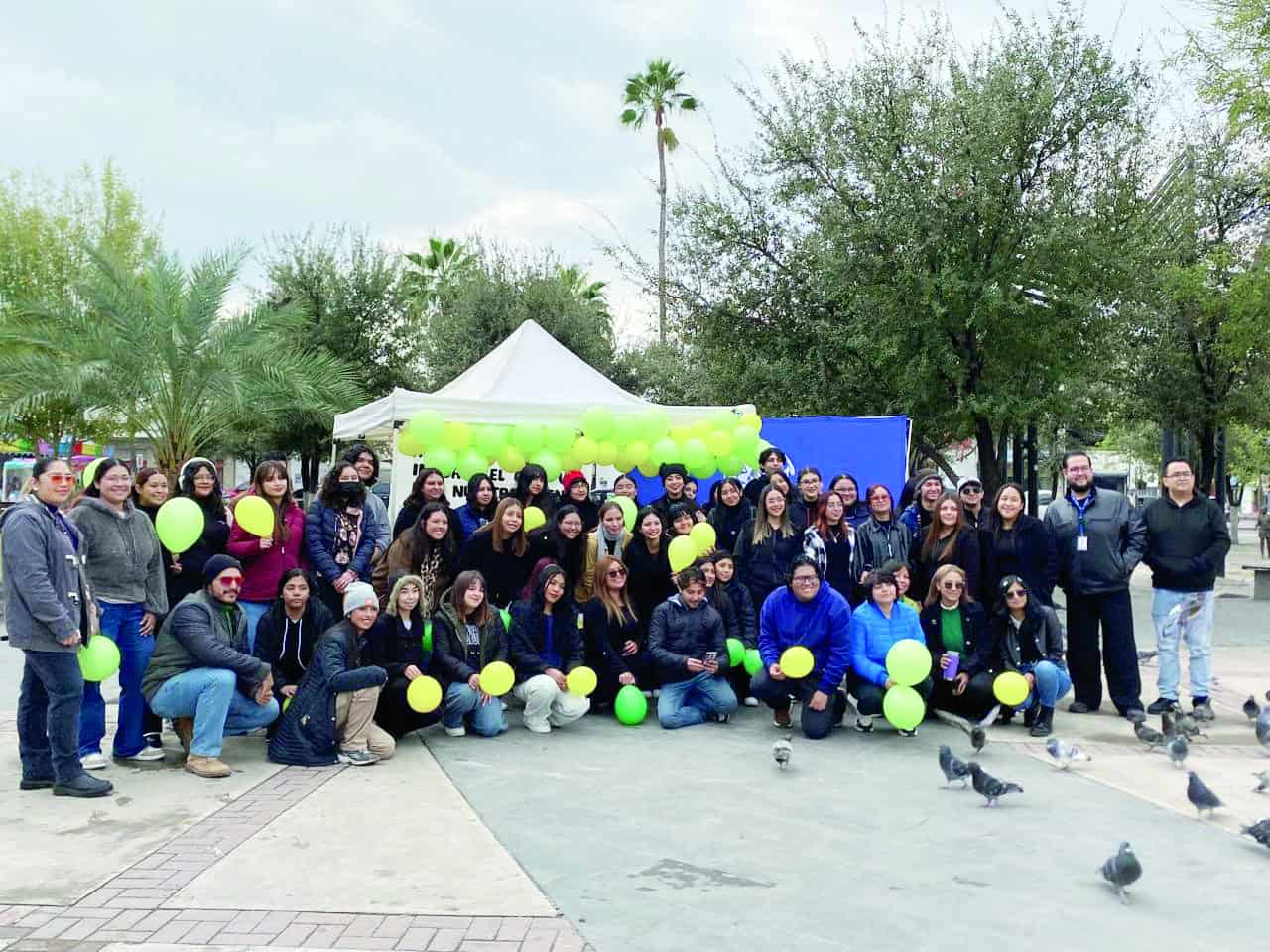 Alumnos del INSUNTE marchan por la salud mental en Monclova