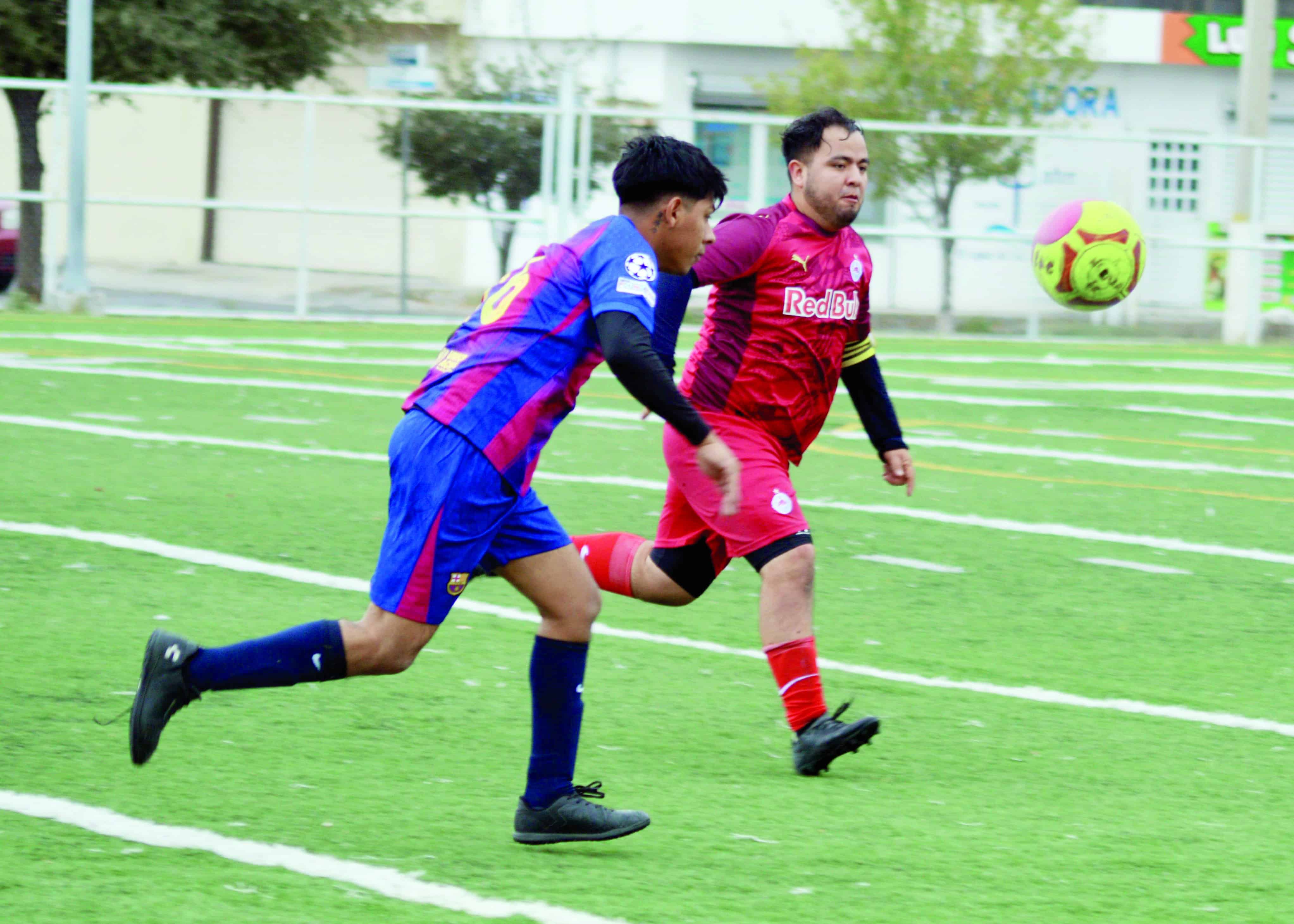 David Mac&iacute;as anota 5 goles y gu&iacute;a a Toros Monclova a una victoria 7-3
