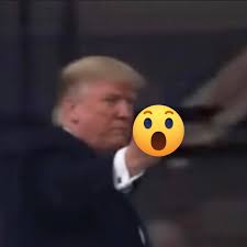 Trump hace gesto obsceno a trabajador de Ford en Michigan