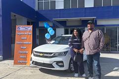 Mario Zavala gana automóvil en el Gran Sorteo del Comercio en Monclova