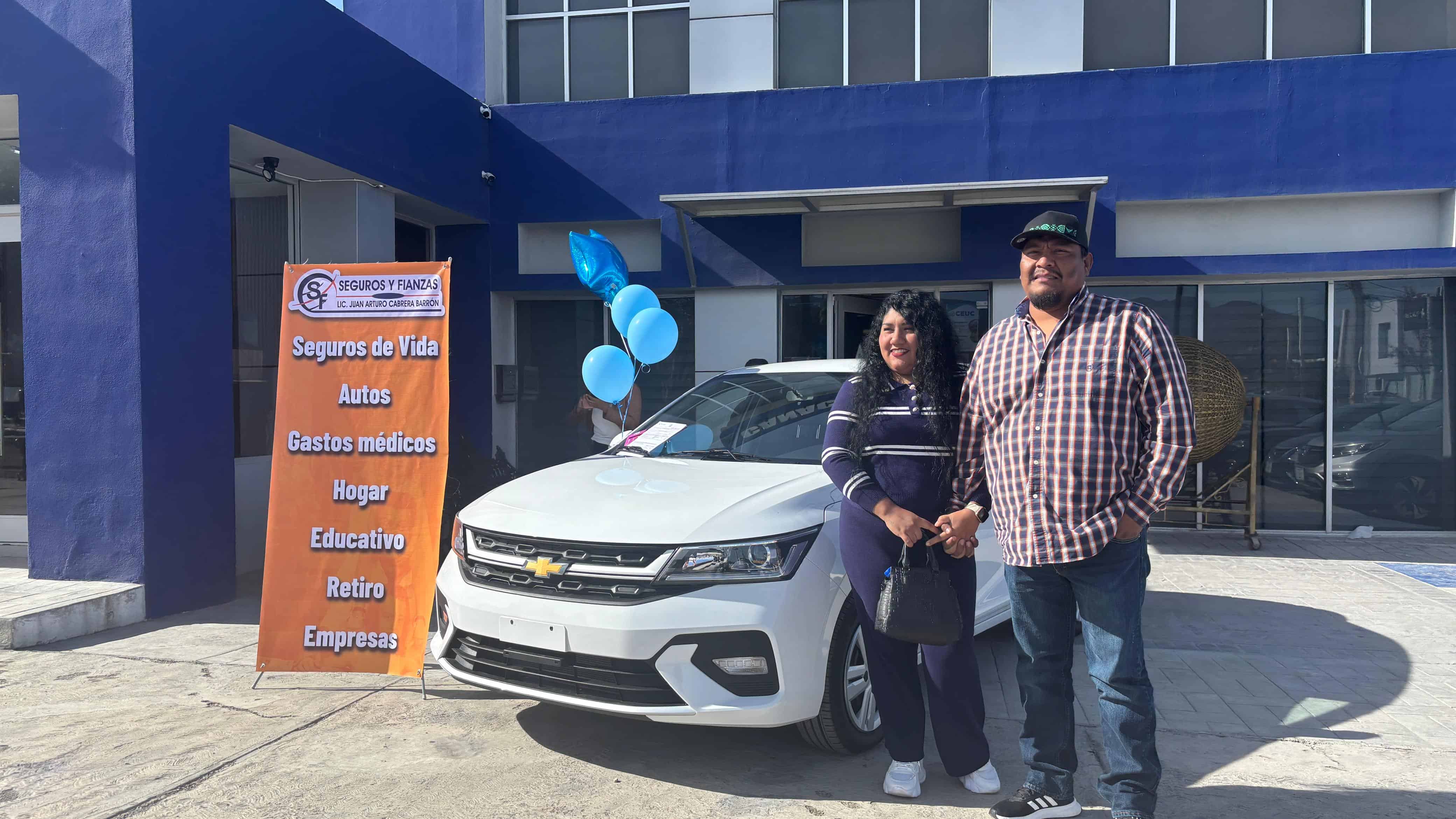 Mario Zavala gana autom&oacute;vil en el Gran Sorteo del Comercio en Monclova