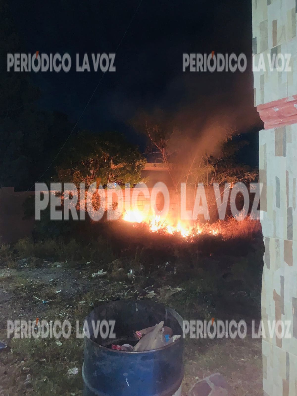 Monclova: Denso humo genera alarma por incendio en colonia Obrera Sur