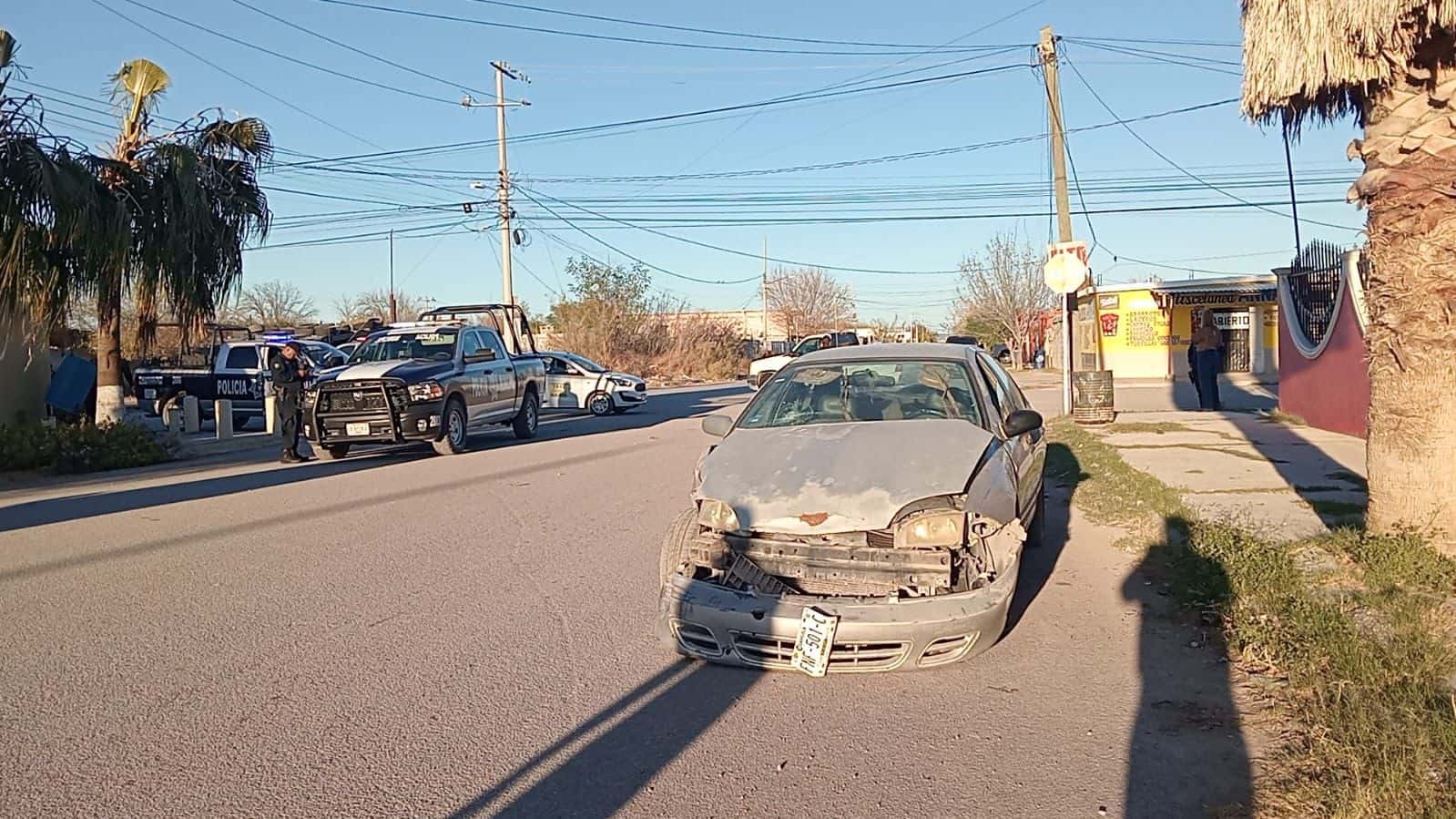 Cruz Roja Mexicana atiende a dos mujeres en accidente en Sabinas