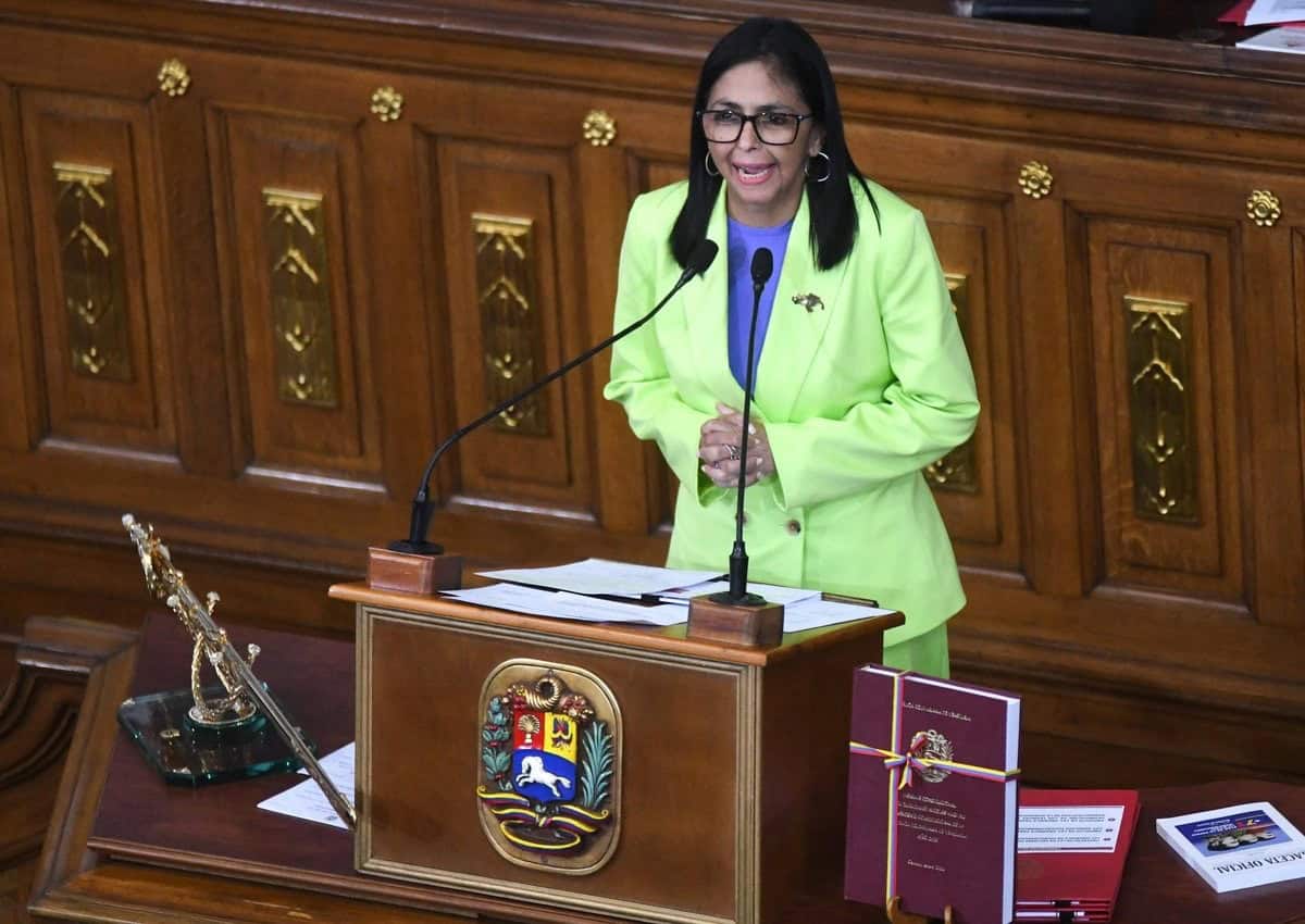 Reforma petrolera de Delcy Rodr&iacute;guez busca reactivar la industria en Venezuela