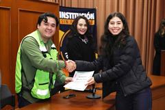 Ceremonia de entrega de reconocimientos a estudiantes por servicio social en Saltillo