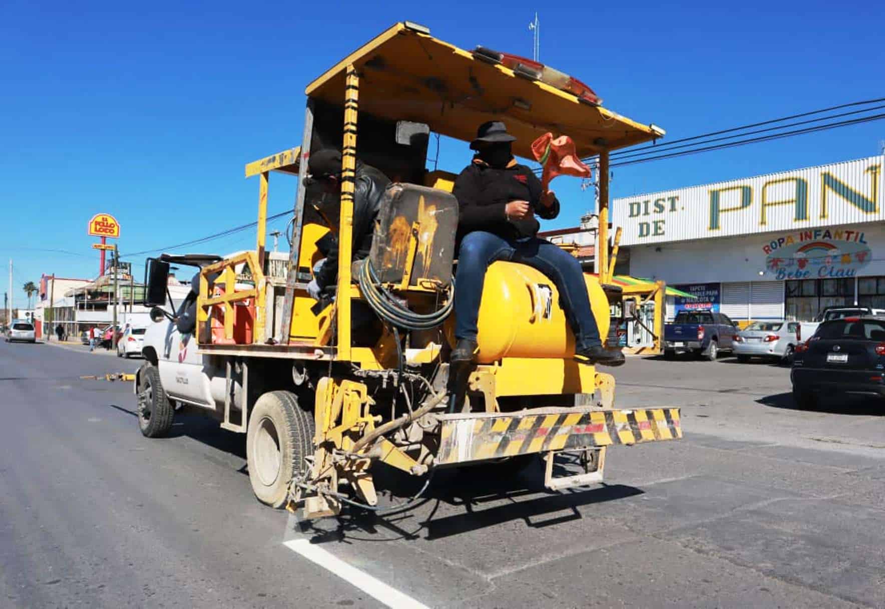 Delimitaci&oacute;n de carriles centrales en Saltillo para mejorar seguridad vial