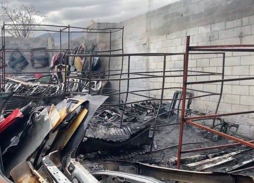 Incendio en taller mec&aacute;nico genera alarma en Arteaga
