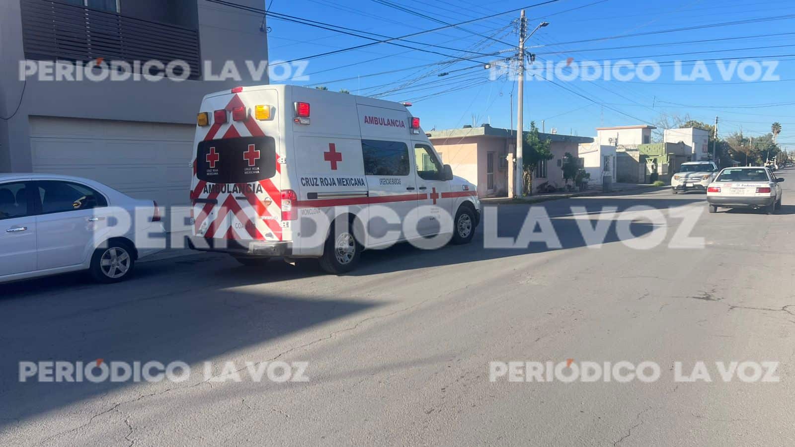 Cruz Roja atiende a padre de familia tras ca&iacute;da en Monclova
