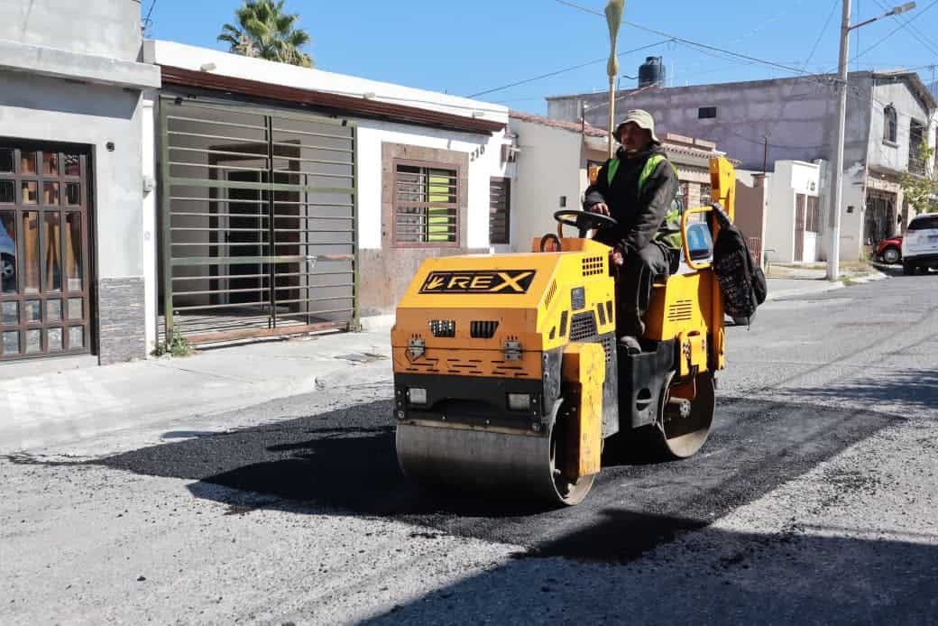 Rehabilitan vialidades en la colonia El Rodeo