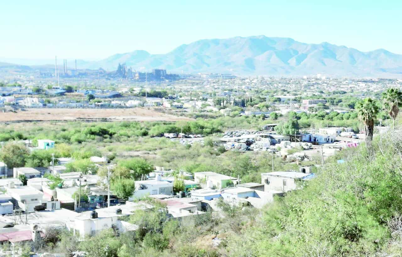 Carlos Villarreal P&eacute;rez avanza en regularizaci&oacute;n de tierras en Monclova