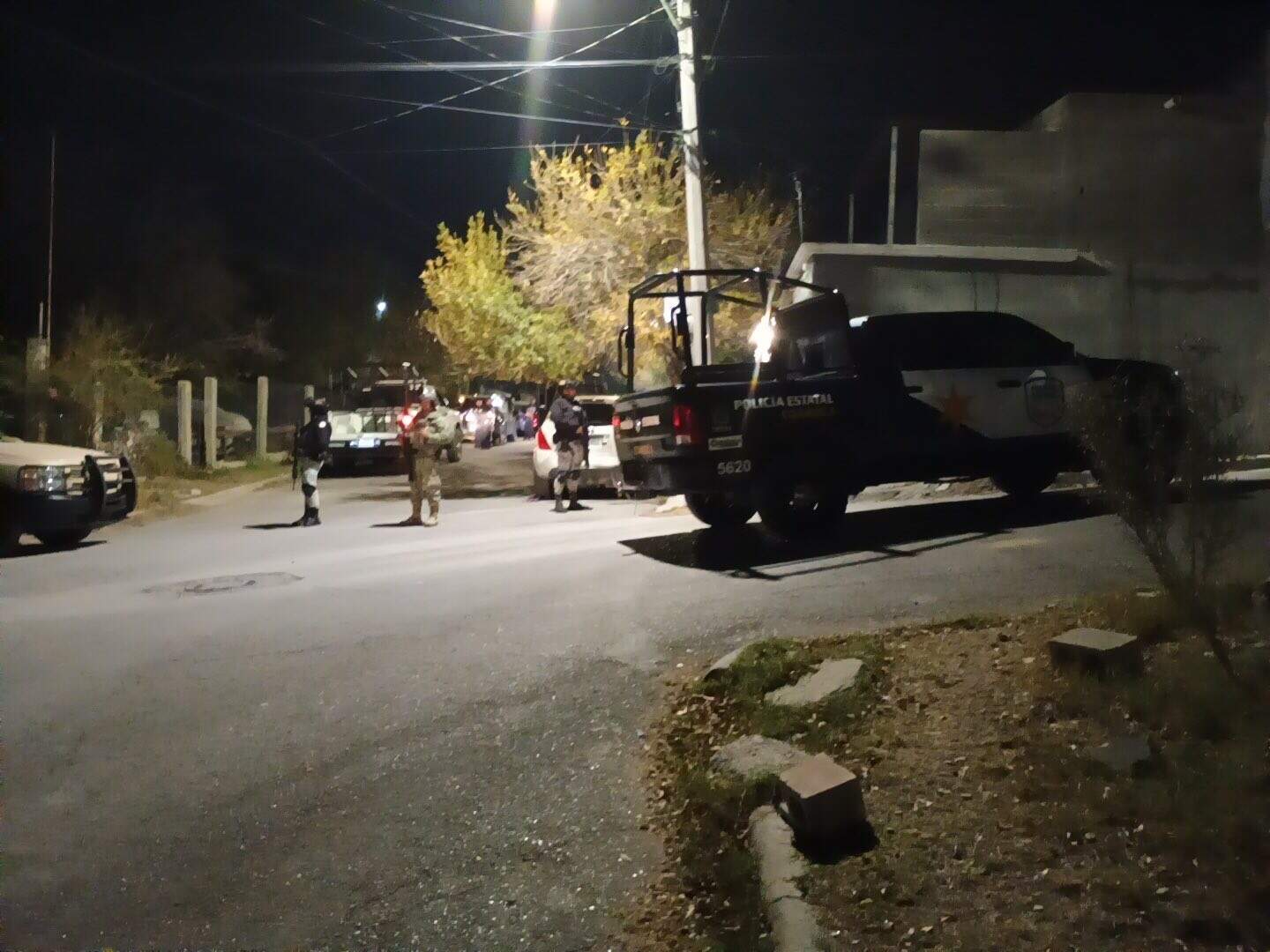 Cateo en colonia L&aacute;zaro C&aacute;rdenas deja aseguramiento de equipo y objetos il&iacute;citos