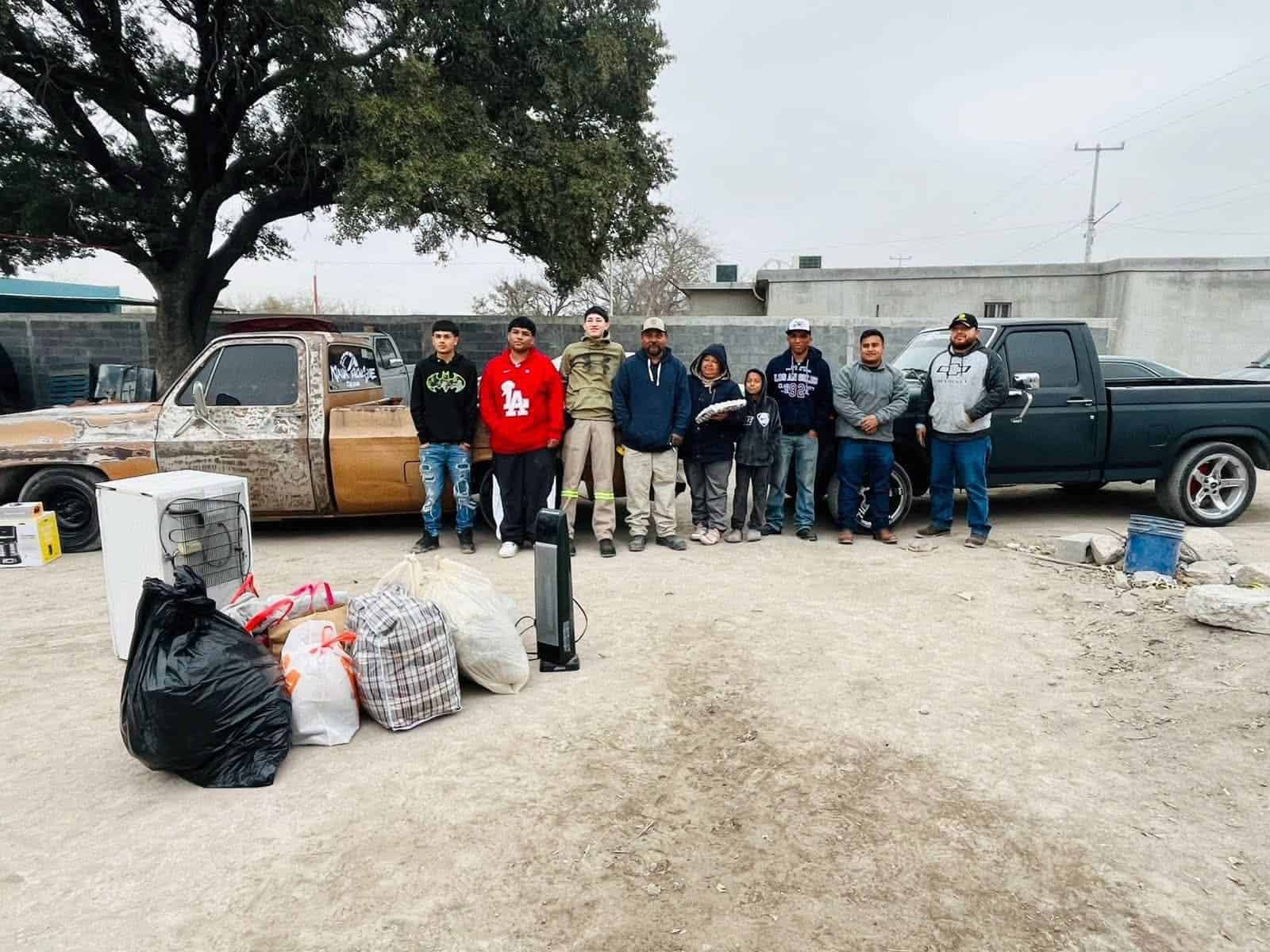 Nava Exclusive Car Club se une para ayudar a familia tras incendio