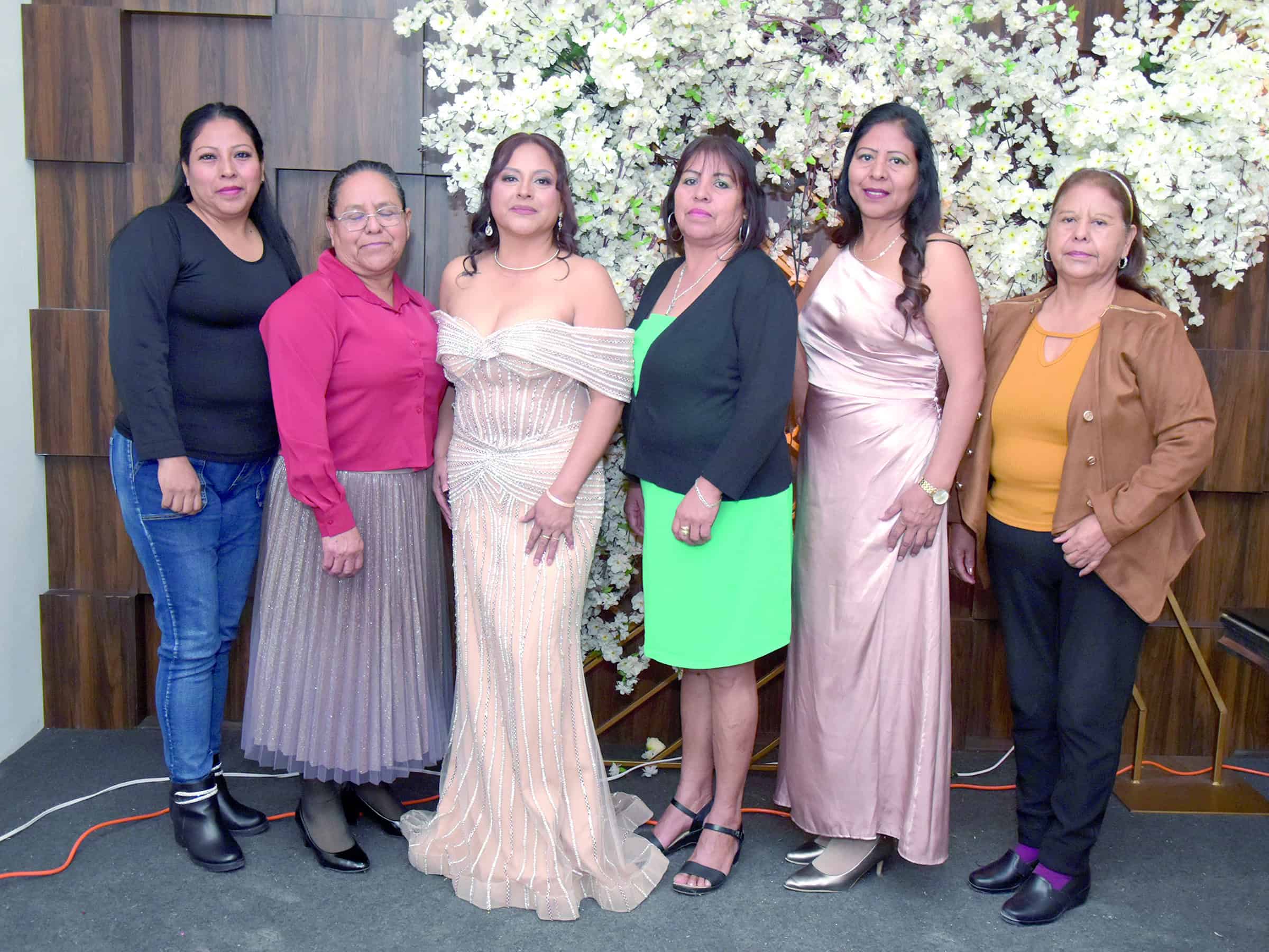 Hortencia Regino Gallegos celebra su cumplea&ntilde;os 50 rodeada de amor