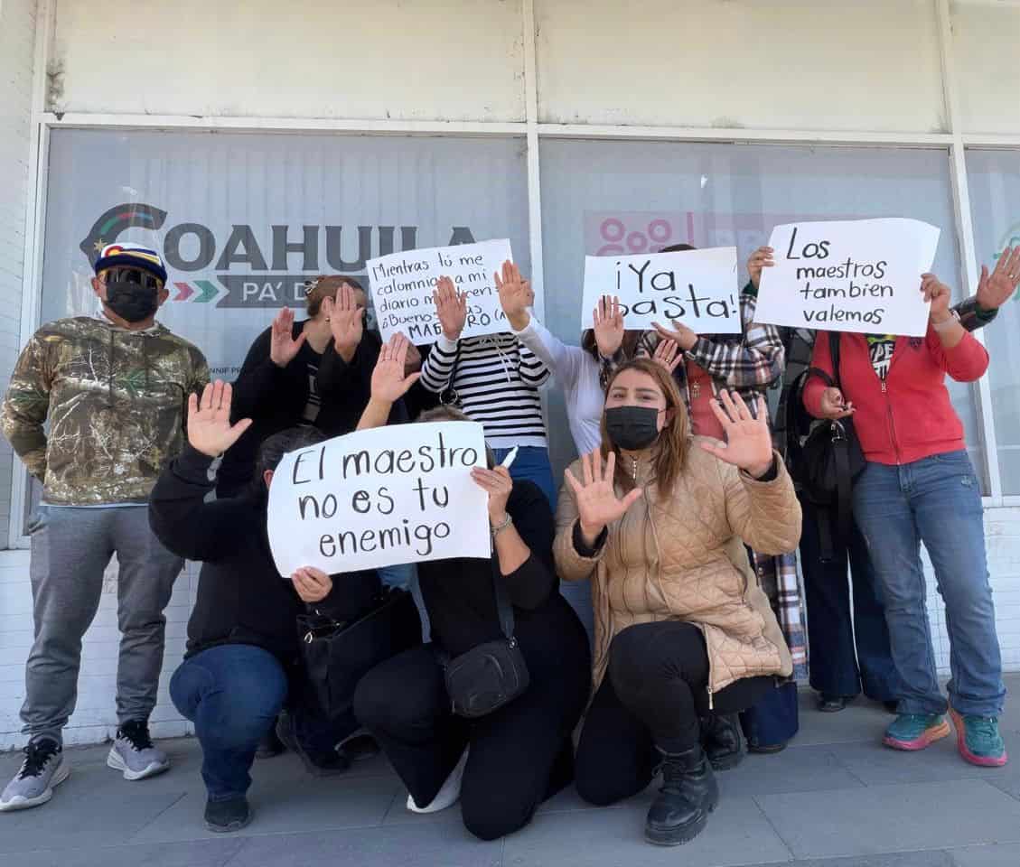 Maestros se manifiestan en Monclova por profesor del Jard&iacute;n de Ni&ntilde;os