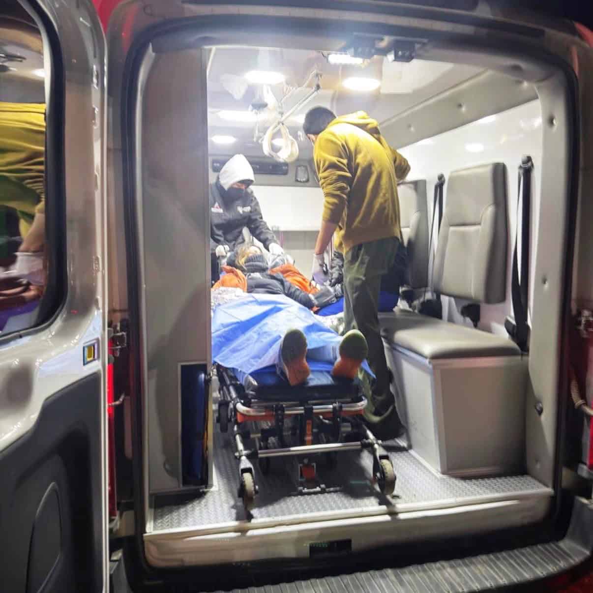 Senderistas en Arteaga: extremar precauciones ante descenso de temperaturas