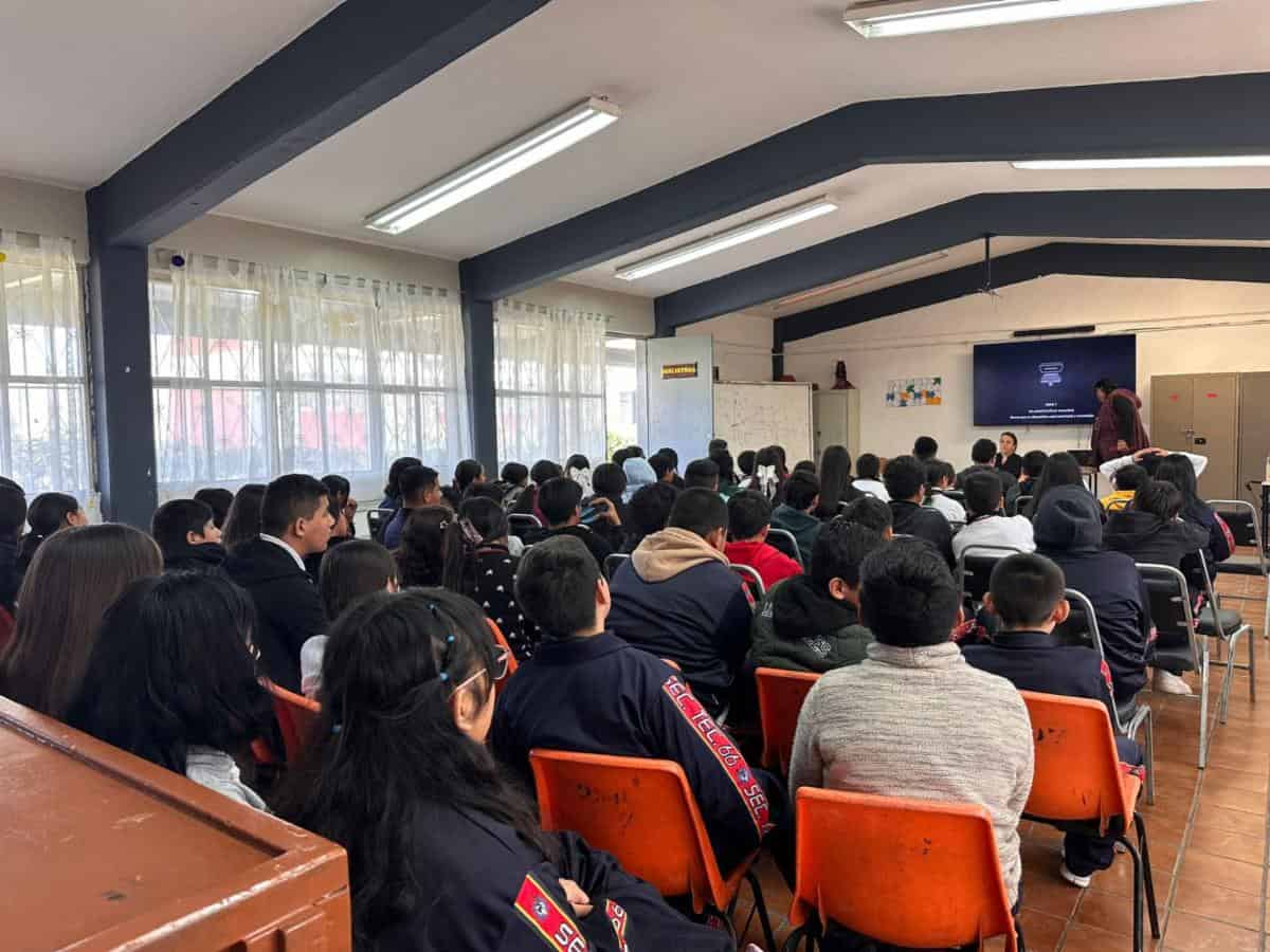 Pl&aacute;ticas educativas en Saltillo para prevenir violencia contra mujeres