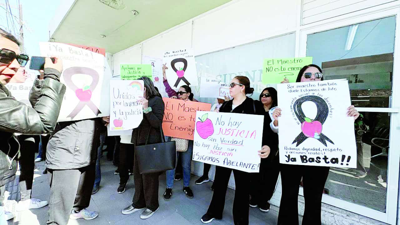 Maestros de exigen justicia en caso de presunto abuso