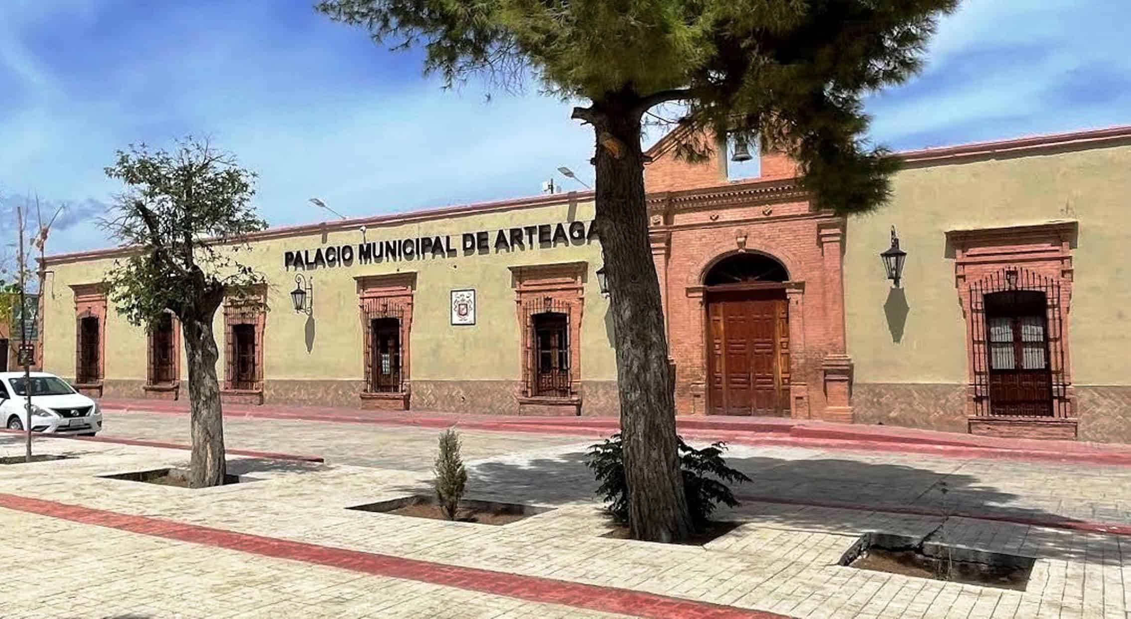 Alcaldesa de Arteaga en la mira por presuntas irregularidades en su gesti&oacute;n