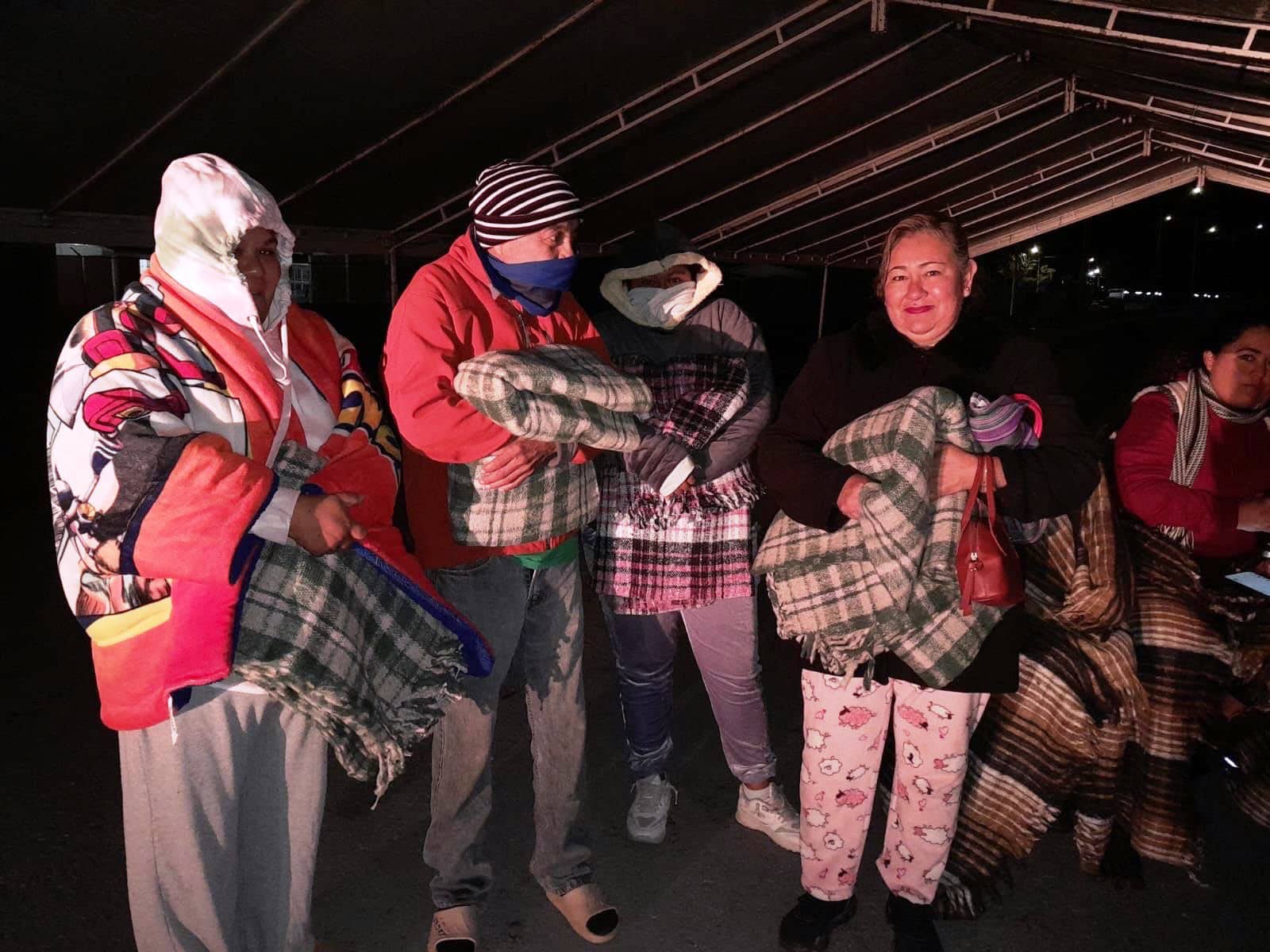 Desorganizaci&oacute;n en mercadito a un peso en Ramos Arizpe causa aglomeraciones