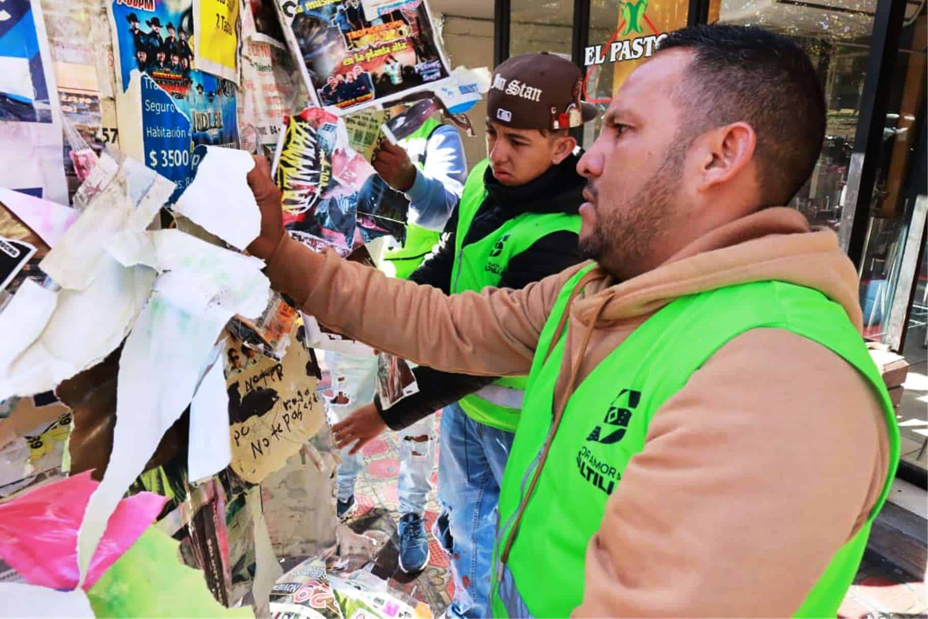 Retiro de publicidad irregular fortalece seguridad en Saltillo