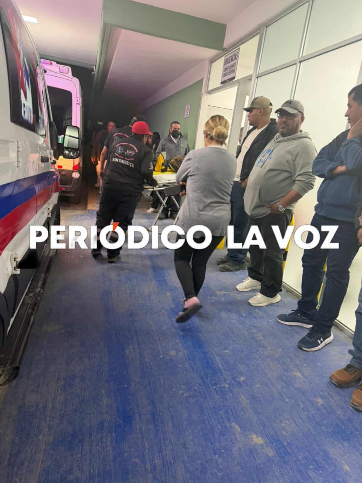Derrapa pareja al pasar bordo