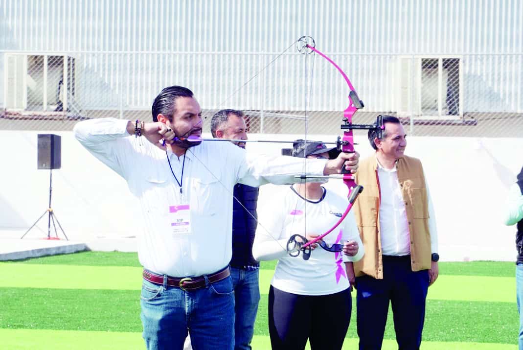 Carlos Villarreal inaugura el Campo de Tiro con Arco en Monclova