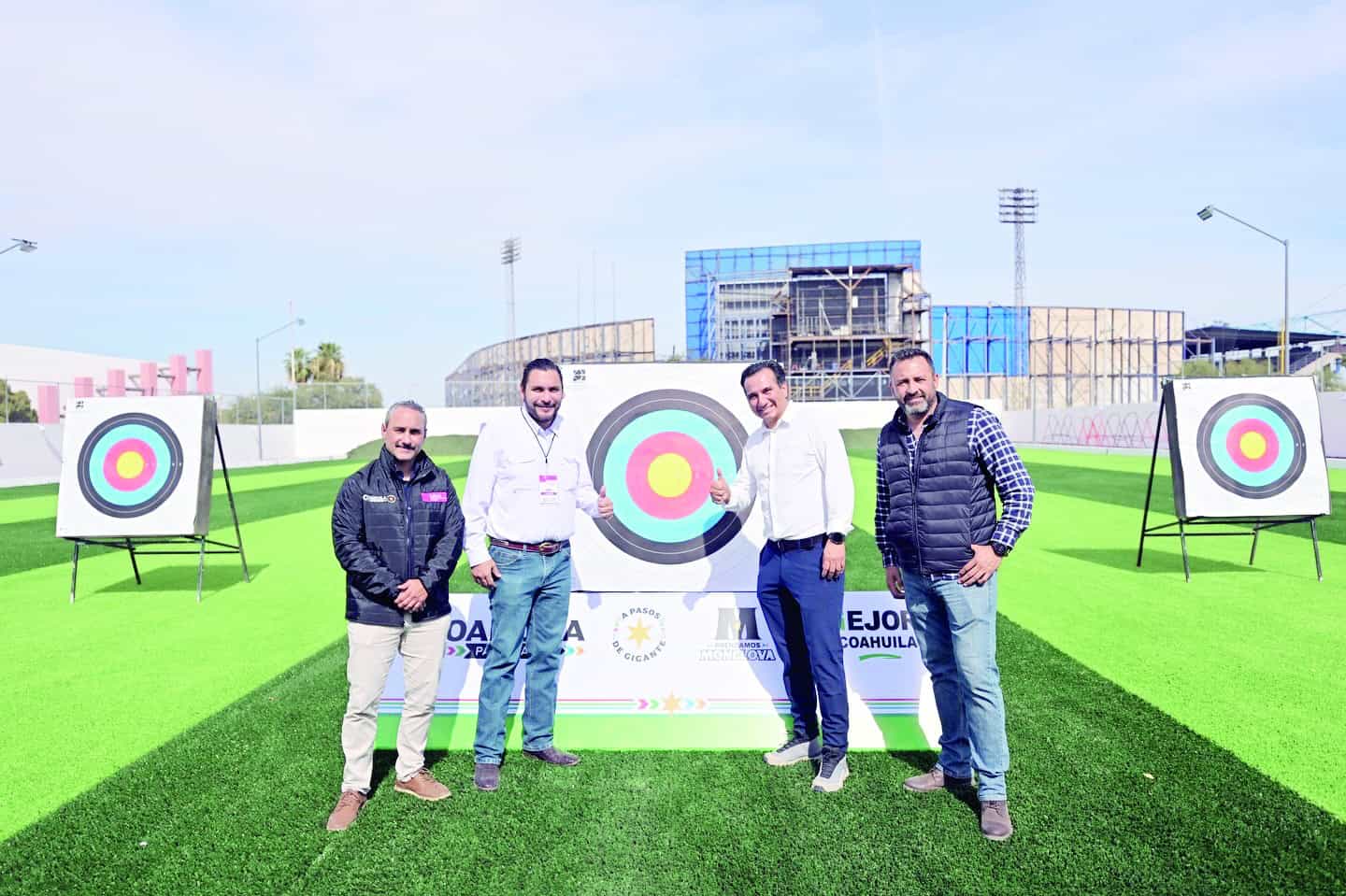 Carlos Villarreal presenta el Torneo de Arquer&iacute;a en Monclova