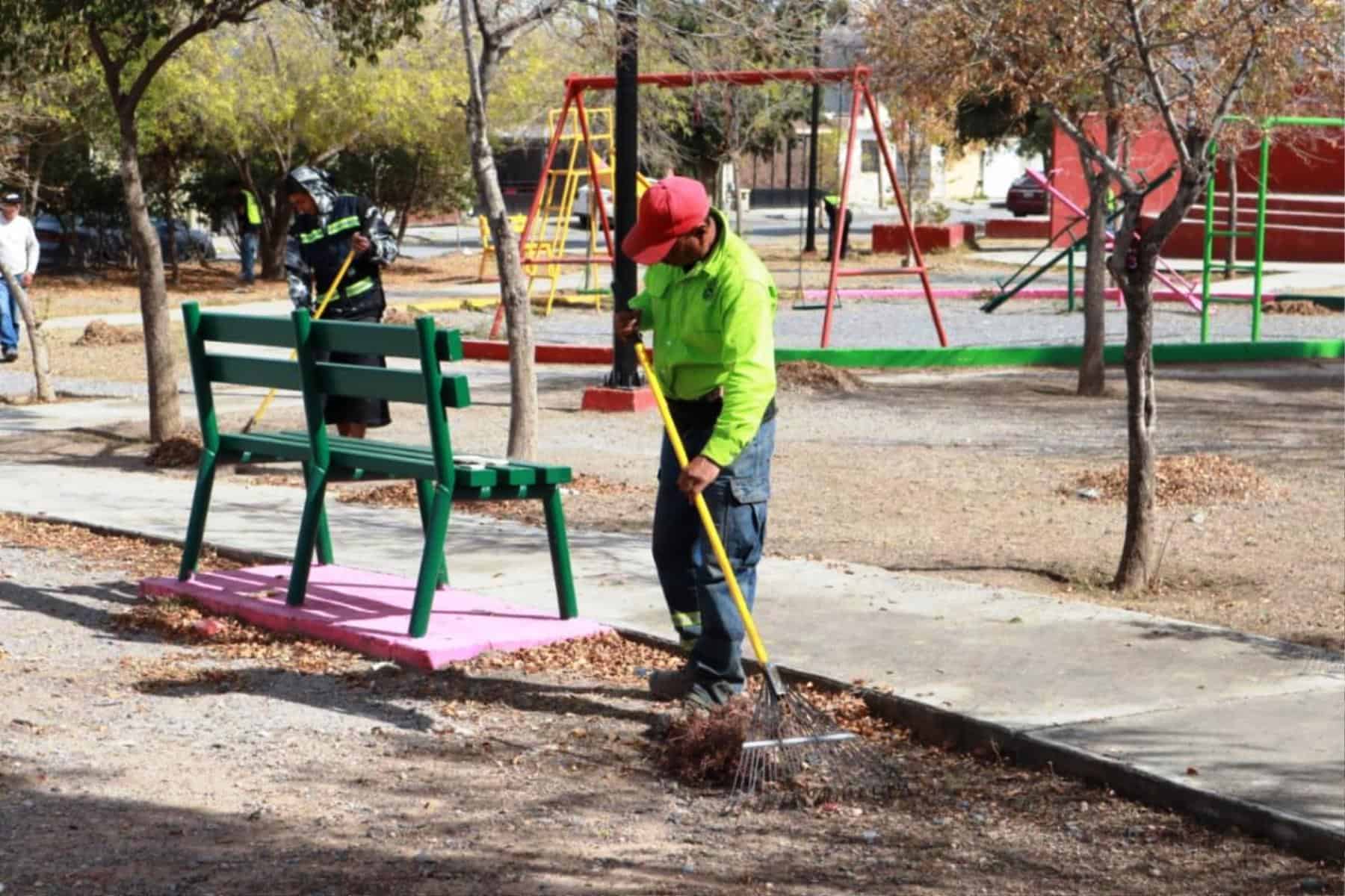 Gobierno Municipal de Saltillo deshierba arroyos para proteger seguridad de la poblaci&oacute;n