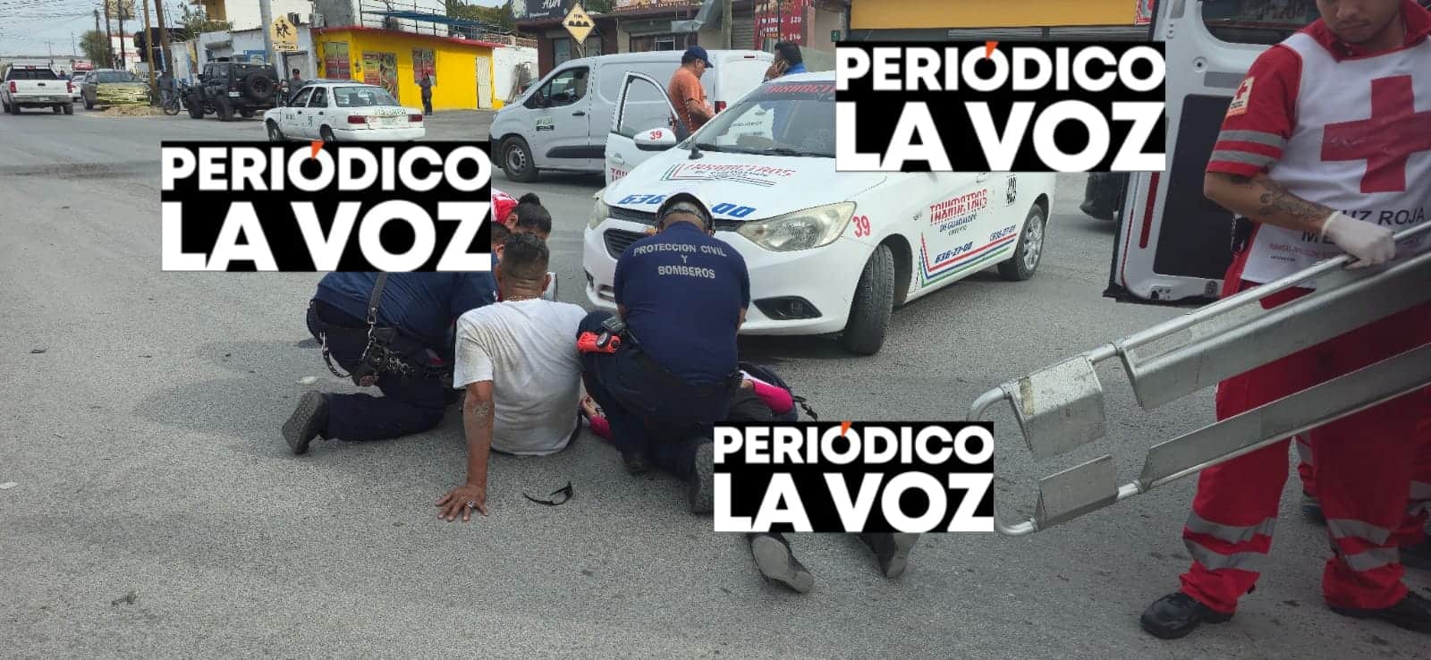 Lesionados tras choque de motoneta y taxi en Monclova