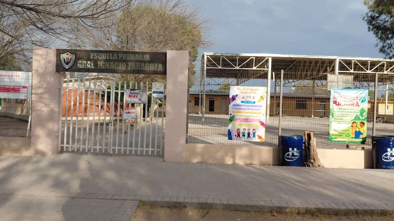 Iv&aacute;n Lozano S&aacute;nchez presenta protocolo escolar para d&iacute;as fr&iacute;os en Coahuila