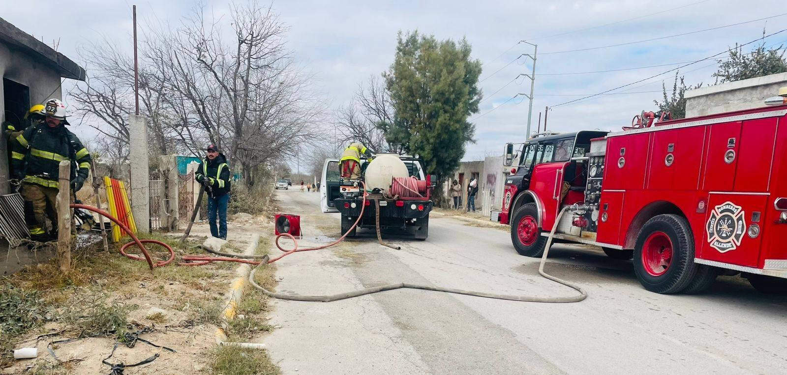 Bomberos de Allende controlan incendio en vivienda del oriente de la ciudad
