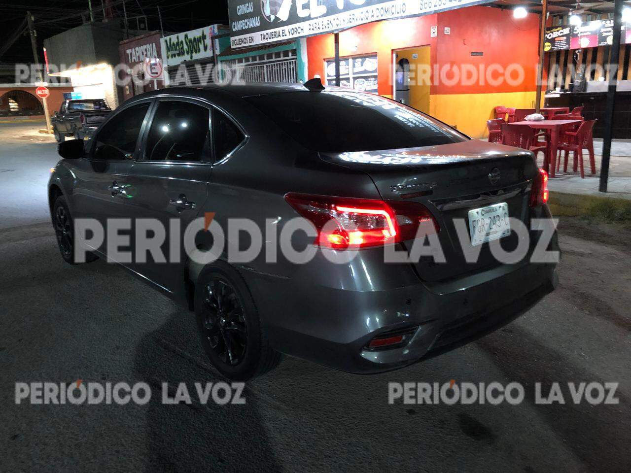 Frontera: conductor ebrio choca veh&iacute;culo estacionado y se da a la fuga