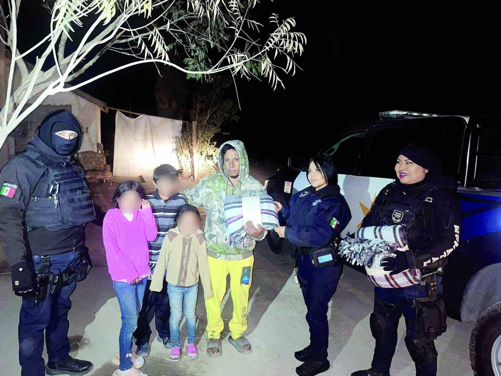 Polic&iacute;a Estatal de Coahuila apoya a familias en Monclova ante bajas temperaturas