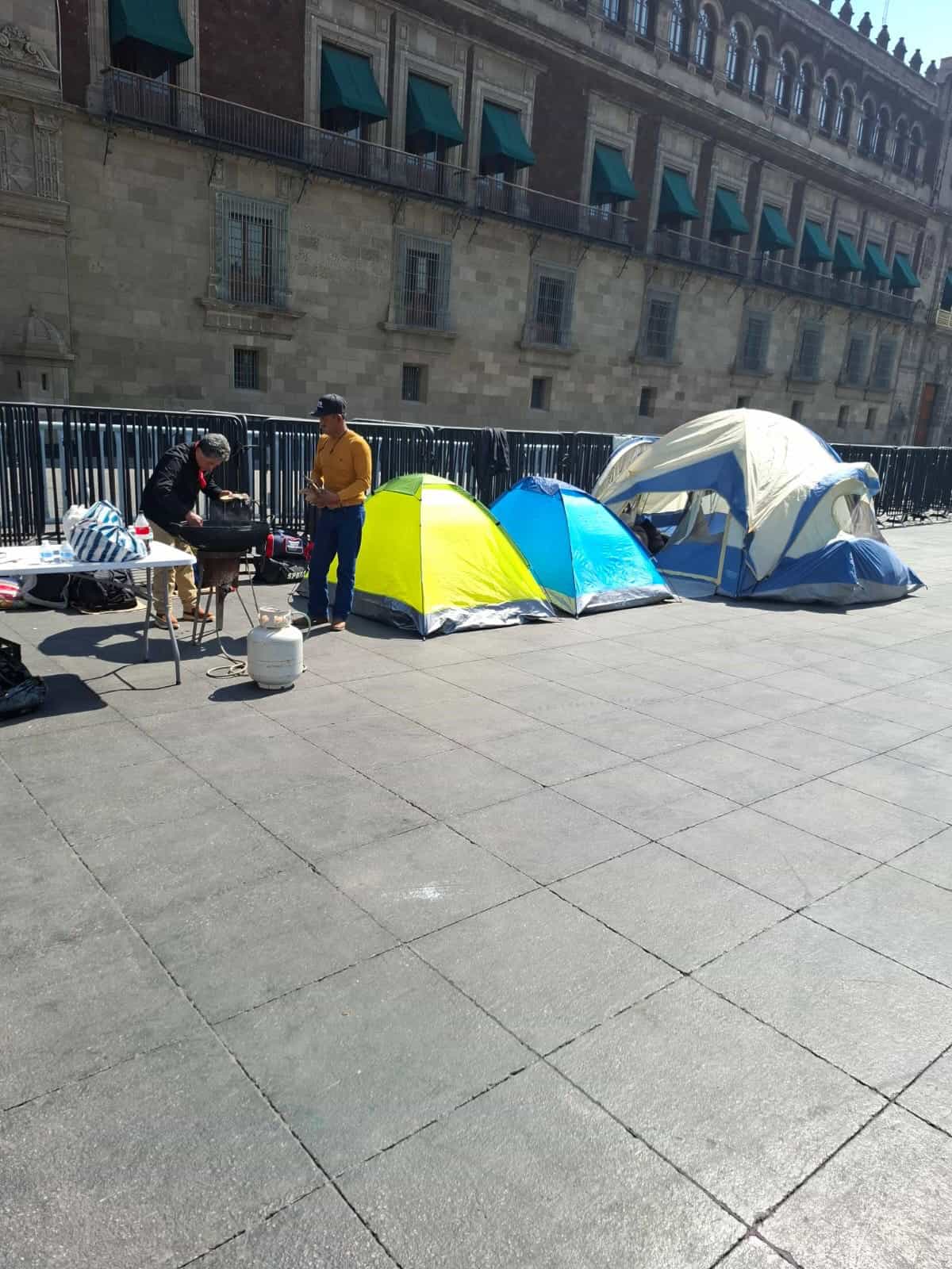Sergio Sisbeles asegura apoyo a trabajadores de Altos Hornos en Frontera