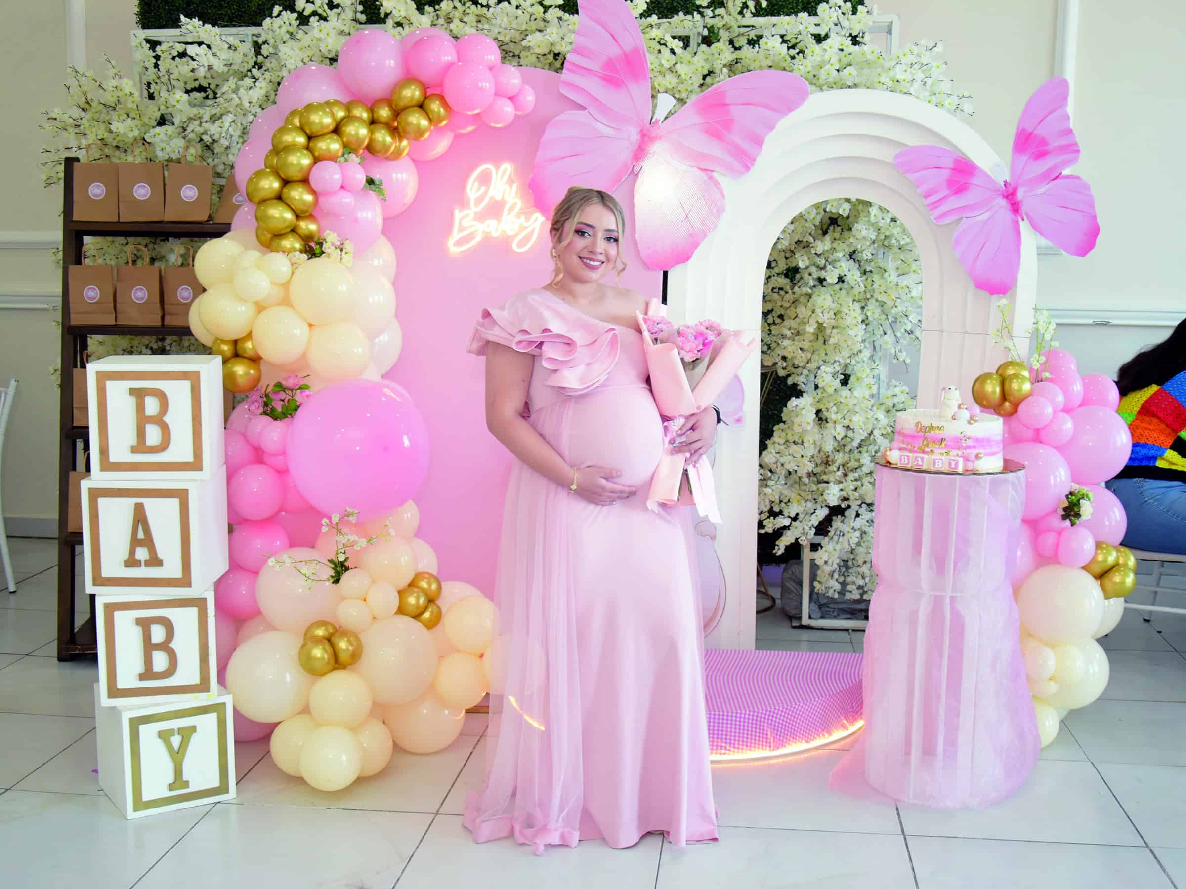Daphne Gissell celebra su baby shower en un exclusivo sal&oacute;n