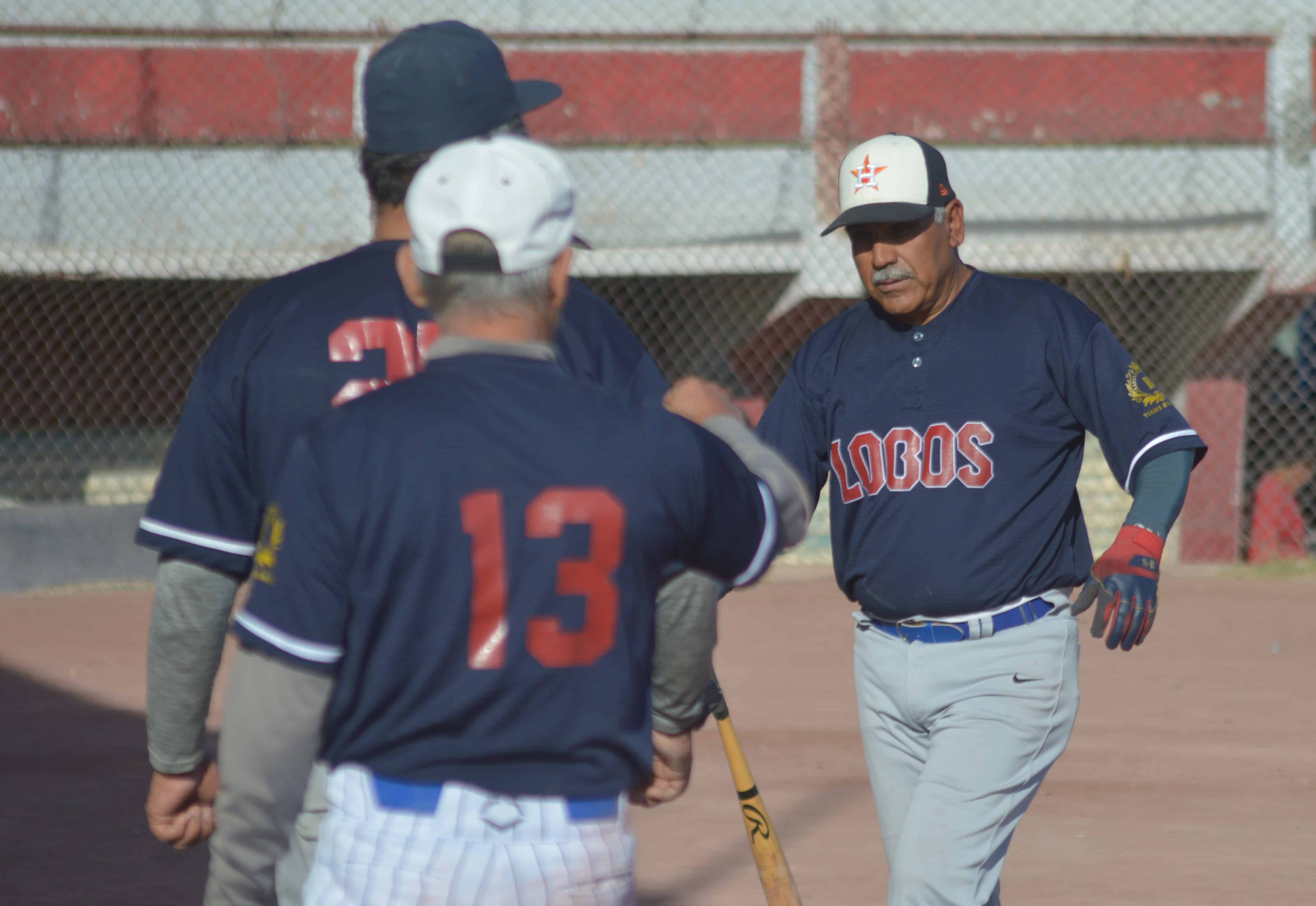 Lobos de Monclova derrotan a Astros 8-3 en la final