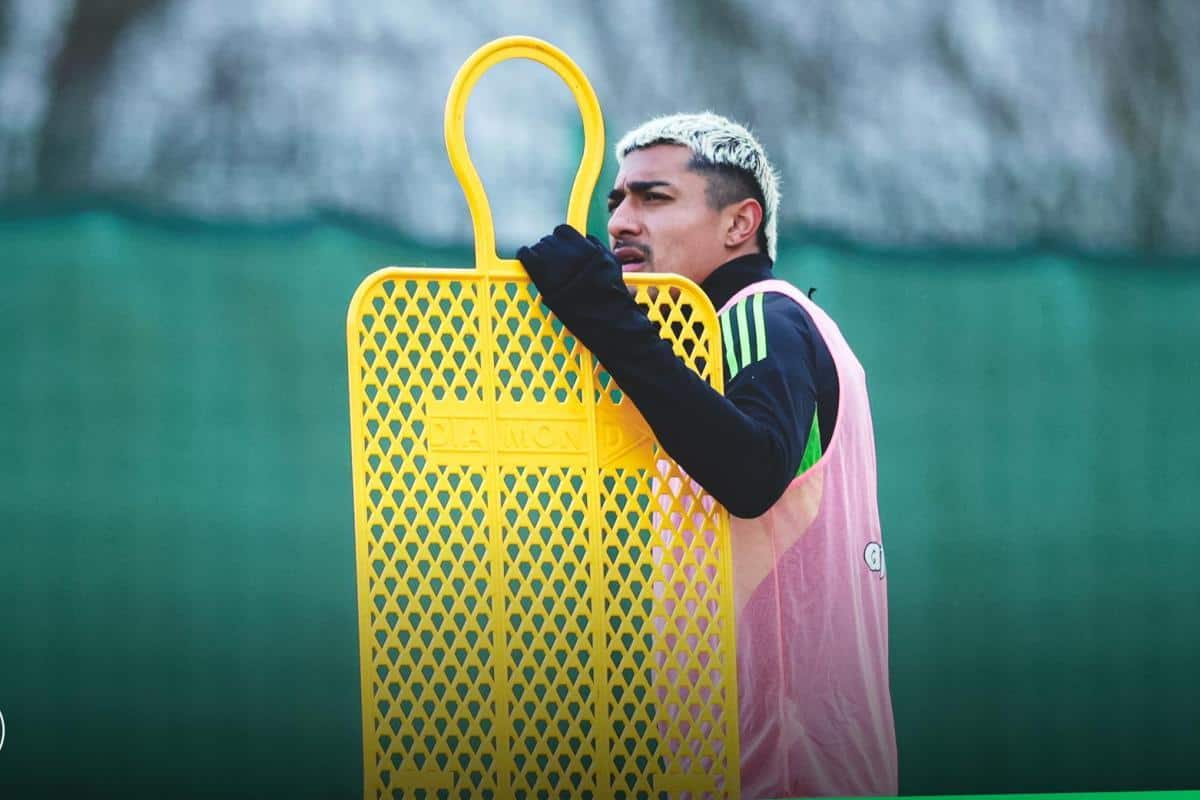 Juli&aacute;n Araujo se incorpora al Celtic Glasgow para el Playoff de Europa League