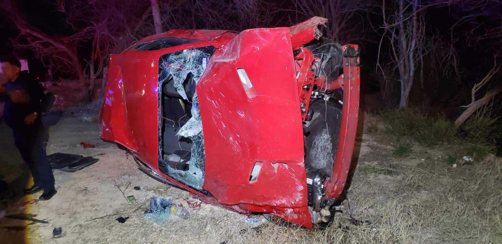 Muere mujer tras volcadura en acceso principal a Ciudad Acu&ntilde;a