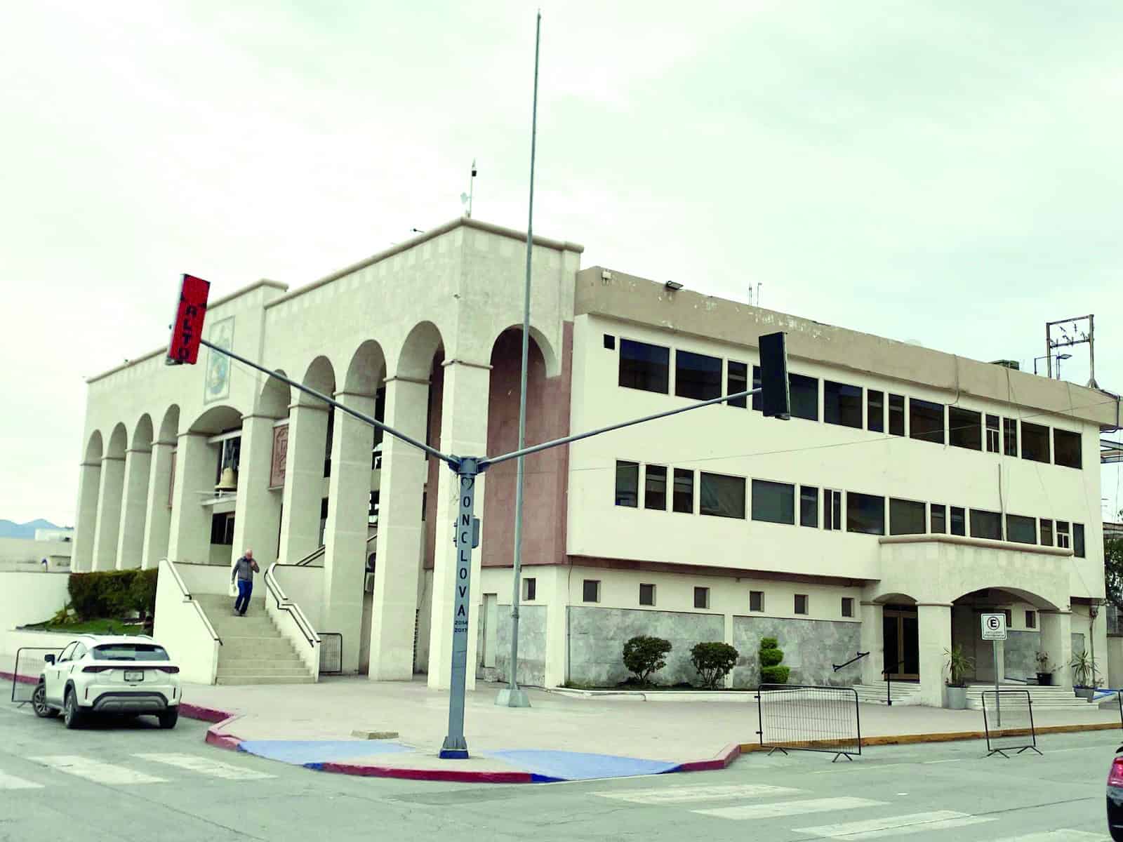 Ayuntamiento de Monclova despide a 26 trabajadores en ajustes administrativos