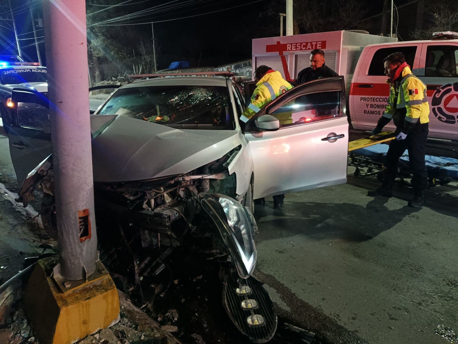Conductor prensado tras accidente en Ramos Arizpe