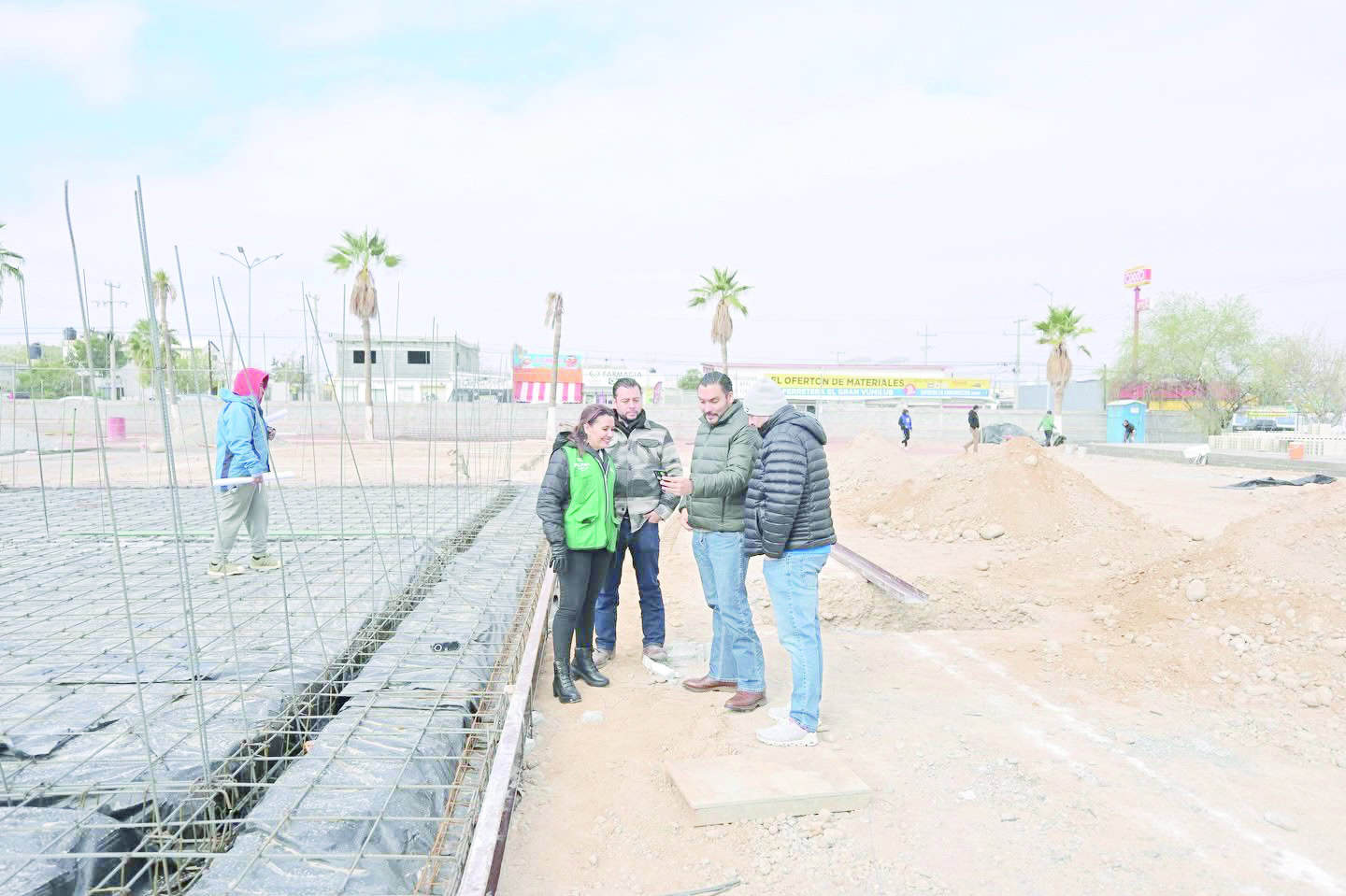 Carlos Villarreal supervisa obras de infraestructura en Monclova